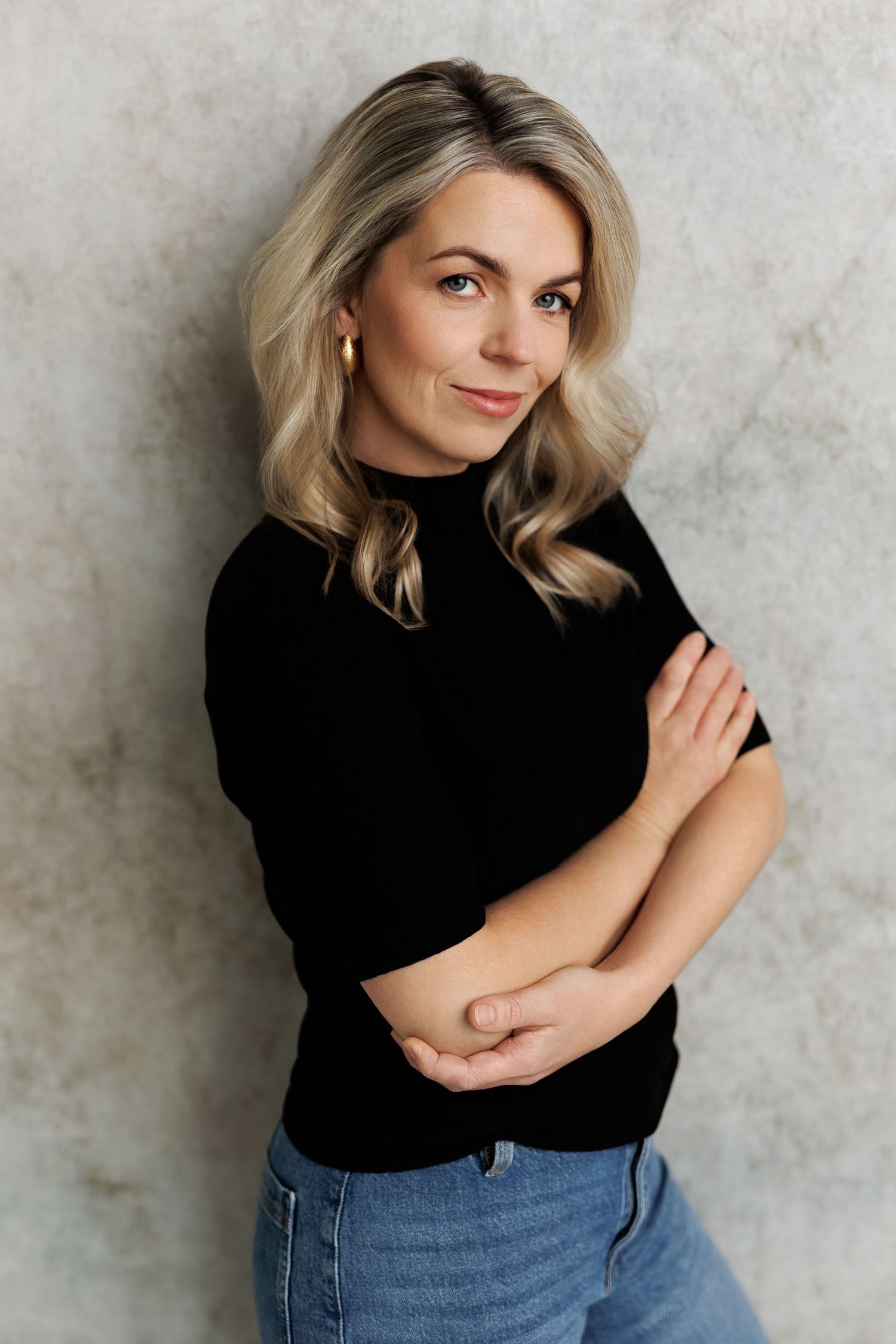 Persoonibrändi fotod stuudios. Ametiportreeotograaf Evelin Talvar