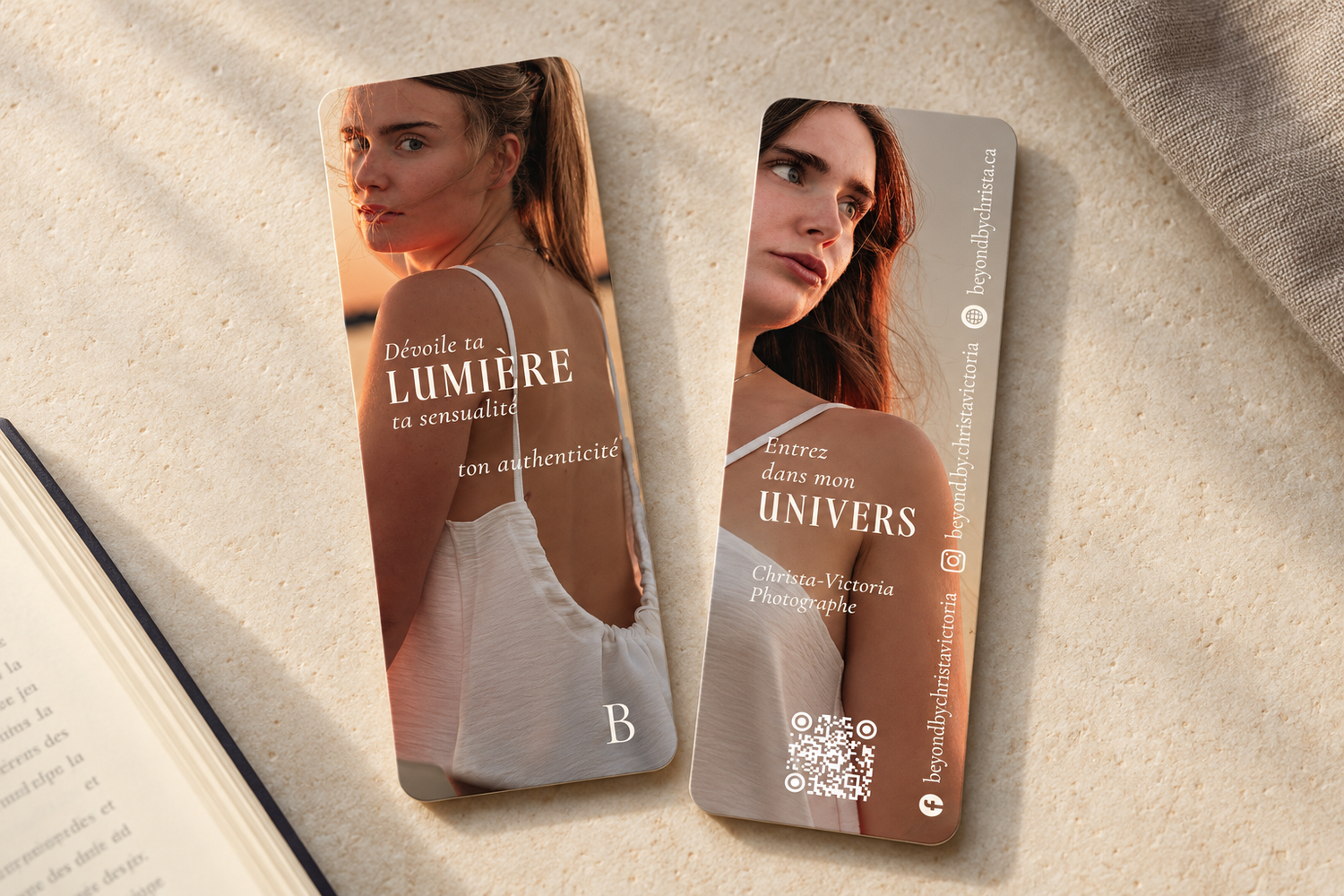 Two elegant French bookmarks featuring women in soft tones with text Lumiere and Univers, one with a QR code.