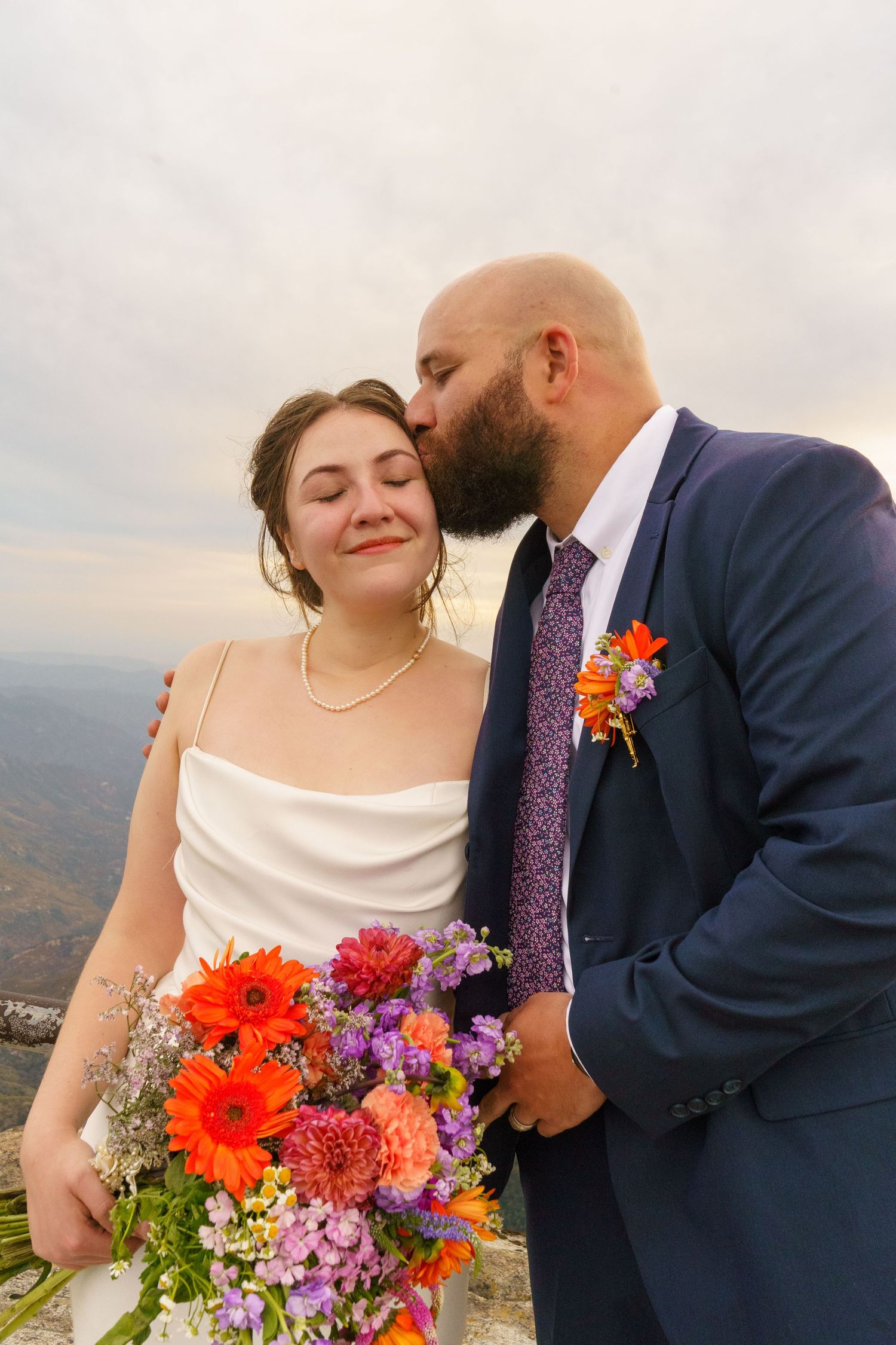 Sequoia Moro Rock Elopement, Sequoia Elopement, Séquoia Summer Elopement, Elopement Bouquet