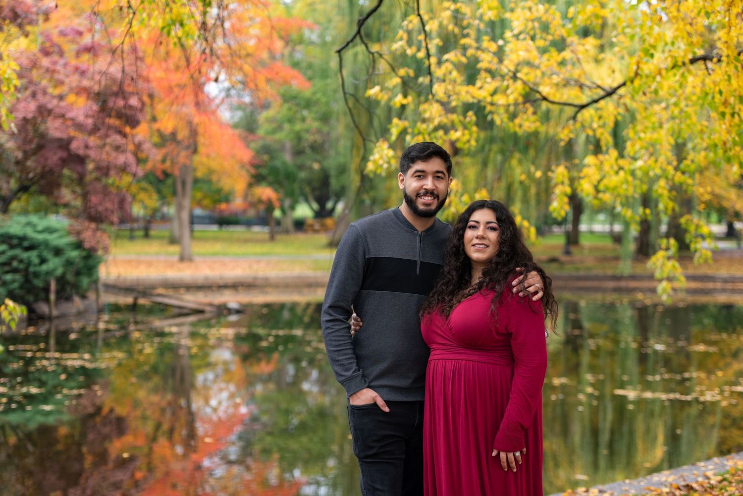 Limited Availability for Luxury Fall Foliage Portraits in Boston Public Garden with Leah Ramuglia Photography. Book now!