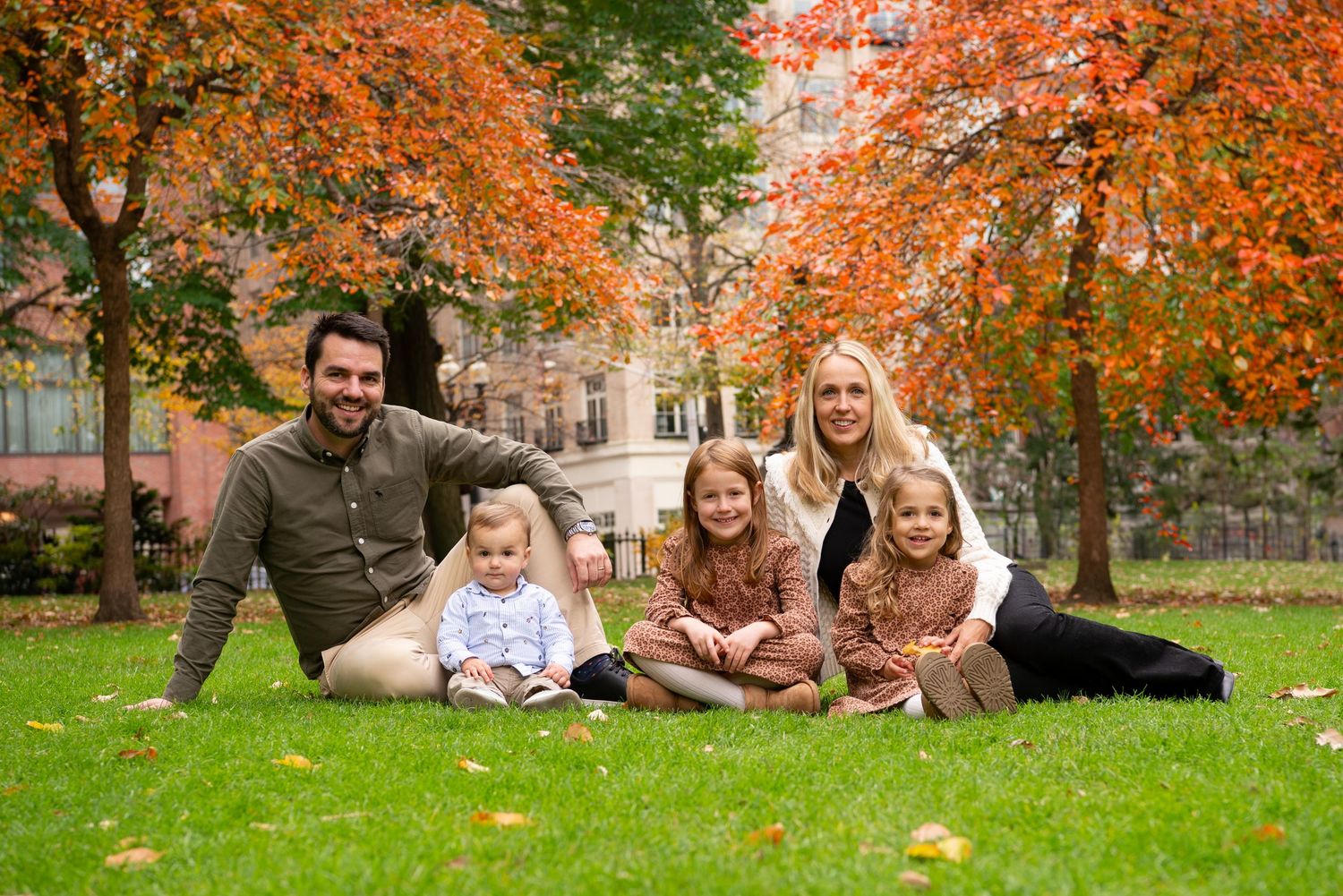 Luxury Family Portraits Boston Public garden fall foliage with Leah Ramuglia photography in autumn with kids & parents, Masssachusetts.