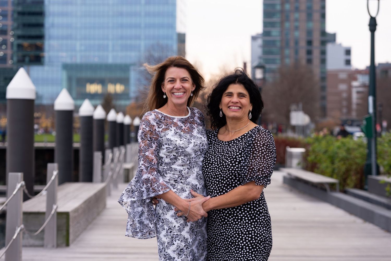 Friends, couples, vacation, portraits in Boston's Seaport District. The newest neighborhood for your modern photoshoot with Leah Ramuglia.