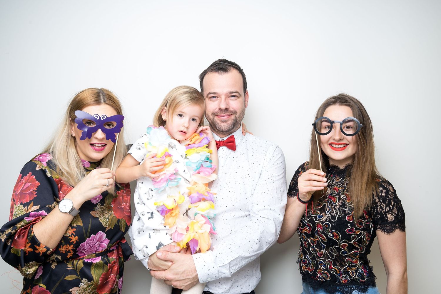 Fotografiranje z rekviziti na zabavni prireditvi
