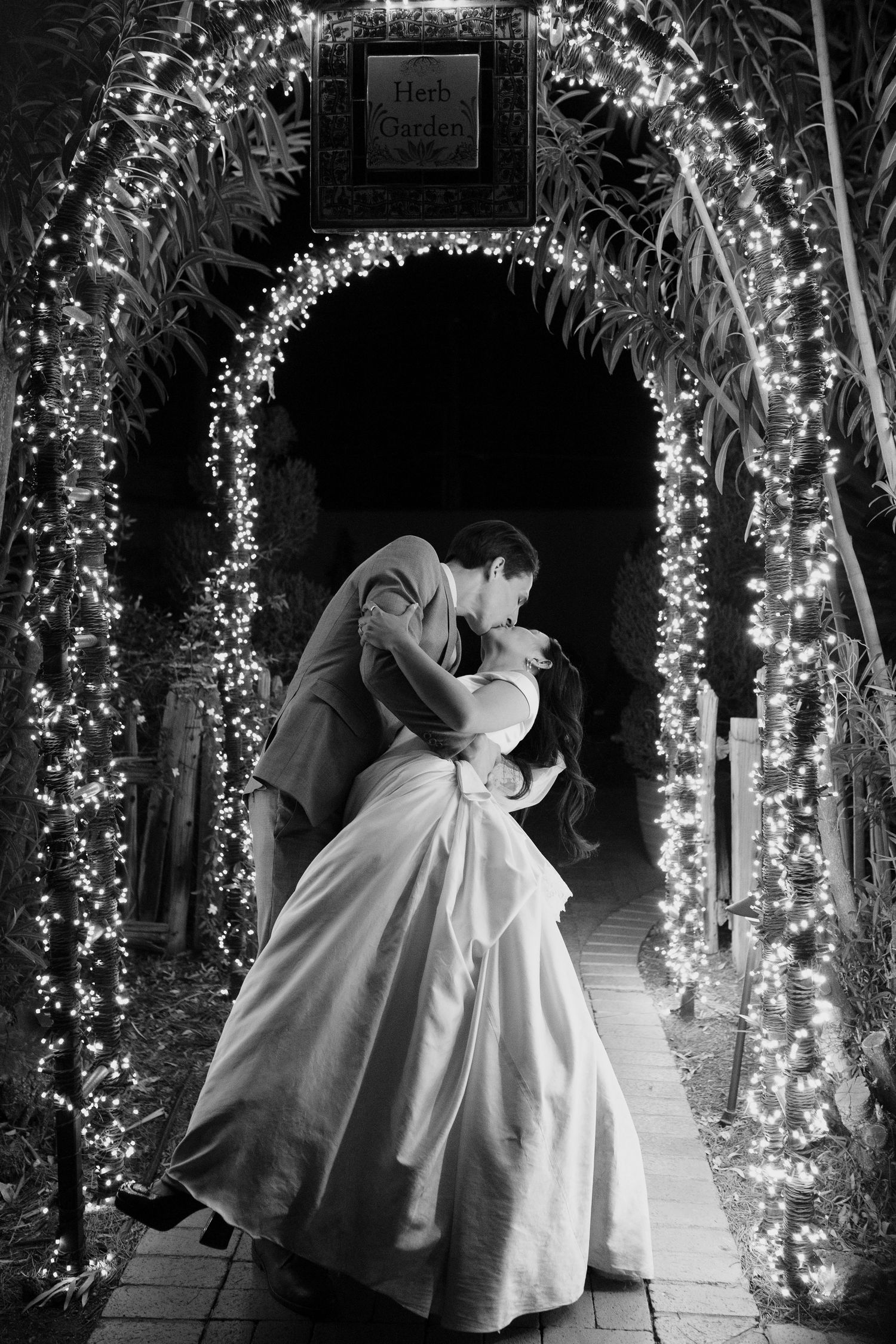 Film-inspired wedding photos
Editorial wedding photography
Candid wedding photographer
Storytelling wedding photos