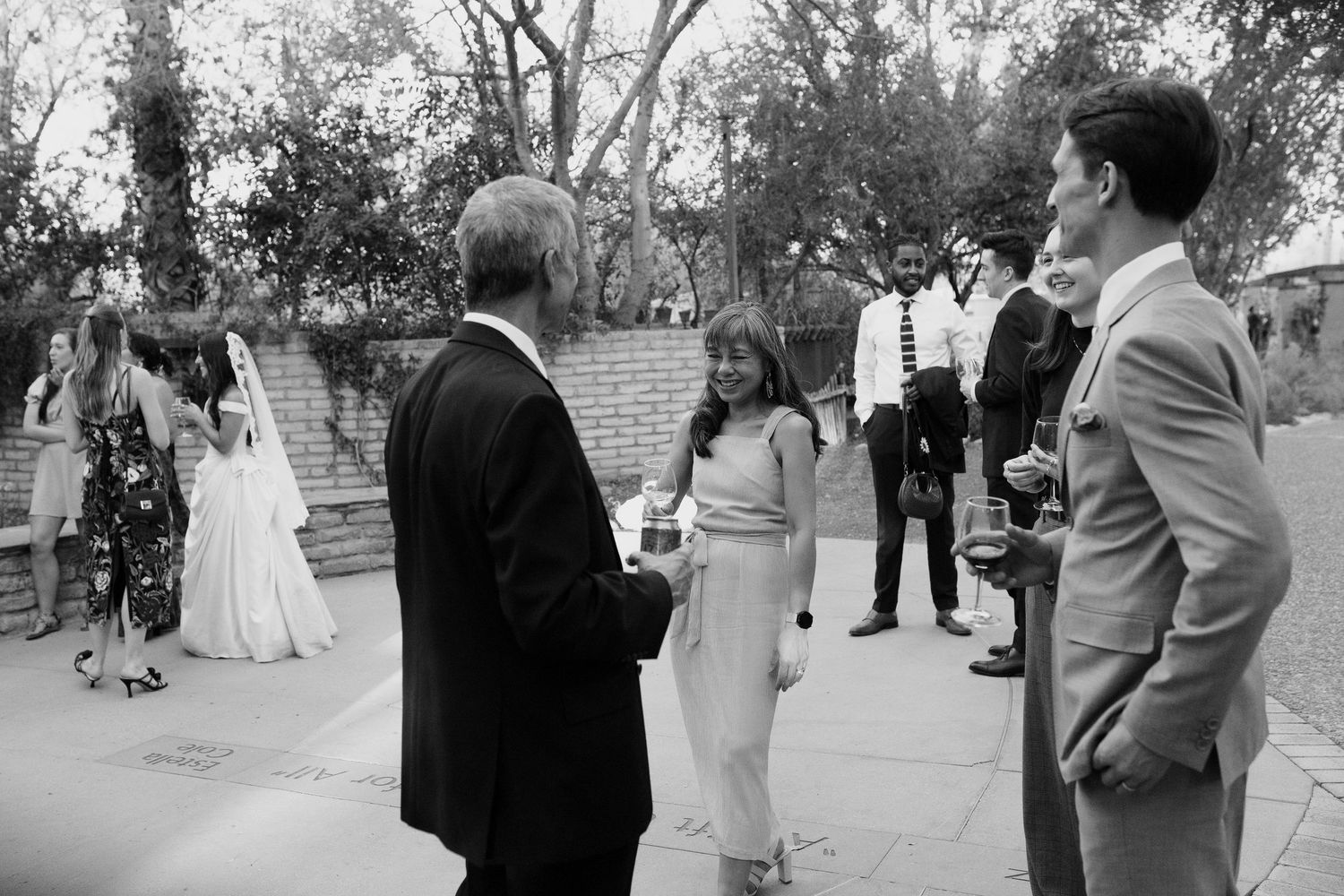 Intimate wedding photographer
Modern yet timeless wedding photos
Romantic storytelling through photos
Natural light wedding photographer