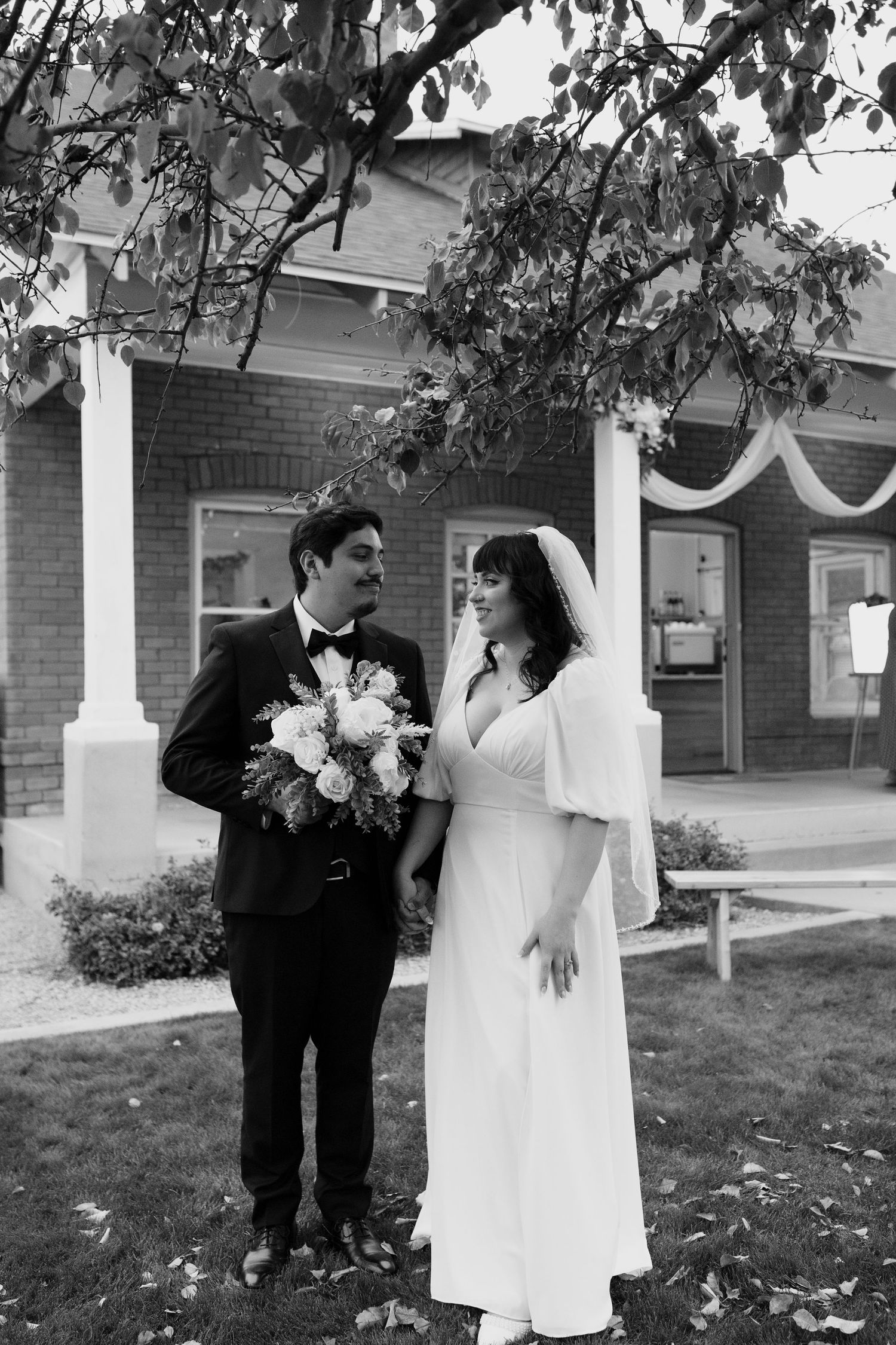 Oregon wedding photographer
Oregon elopement photographer
Pacific Northwest wedding photographer. wedding photographer phoenix