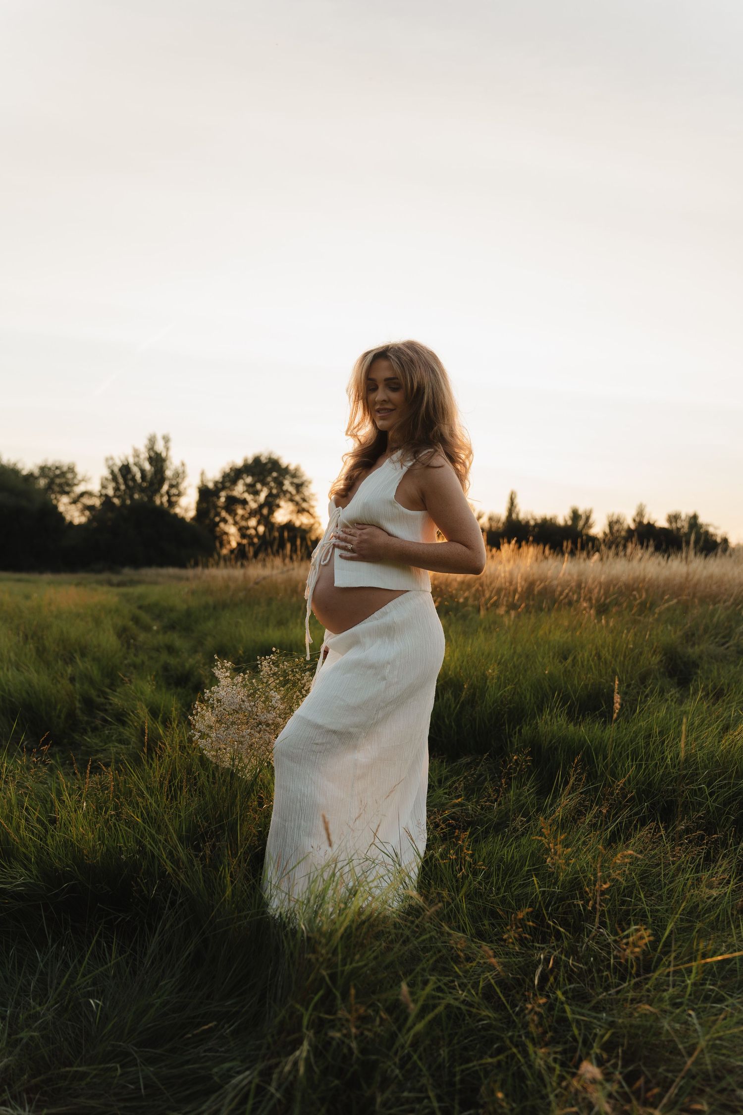 Maternity photography in Derbyshire. Documentary and Storytelling photography outdoors, in home or at a studio across Derby and Nottingham.