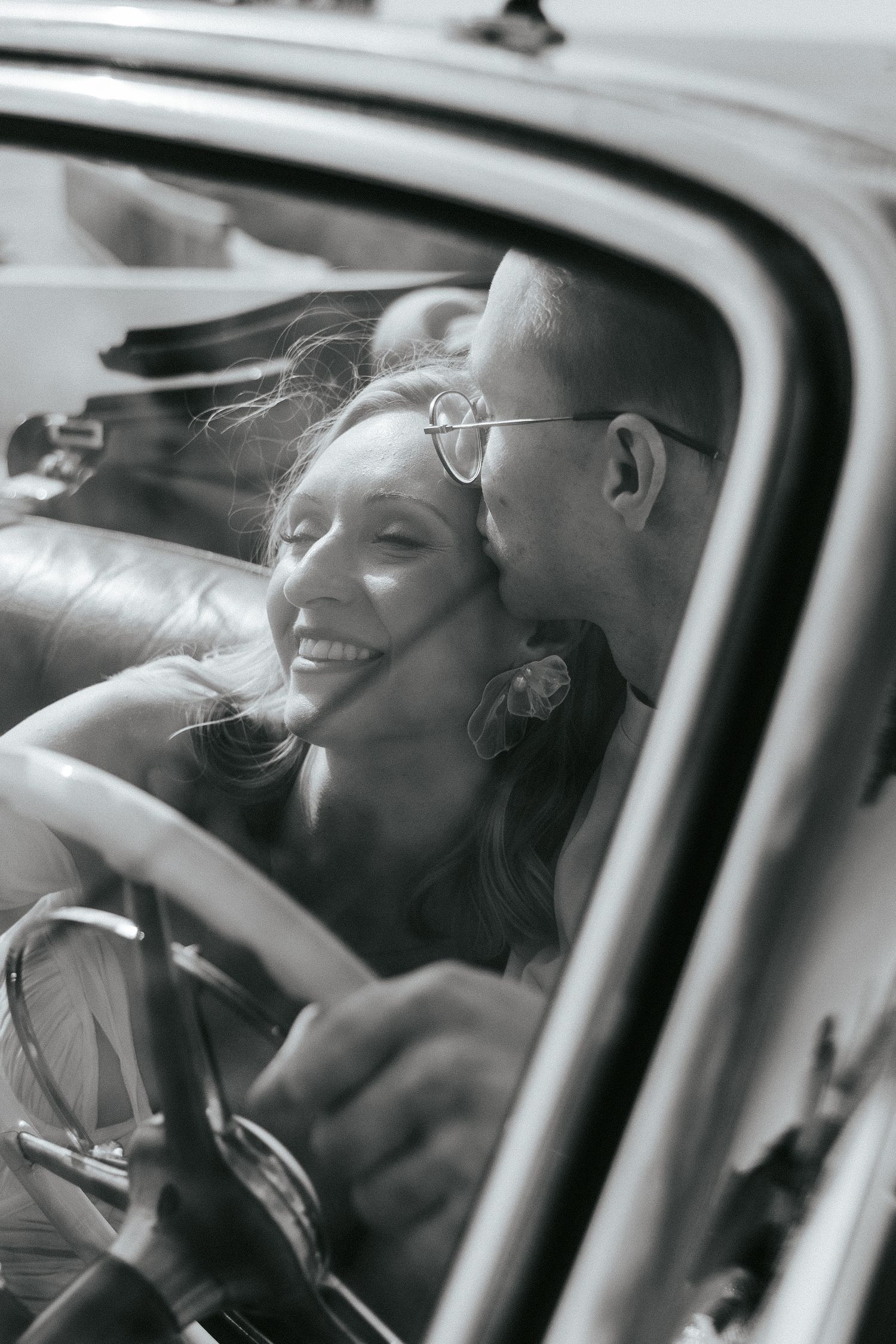 Elopement in Senhora da Rocha, Lagoa, Algarve, Portugal. By Filipa Marques, your Portugal and Destination Wedding Photographer.