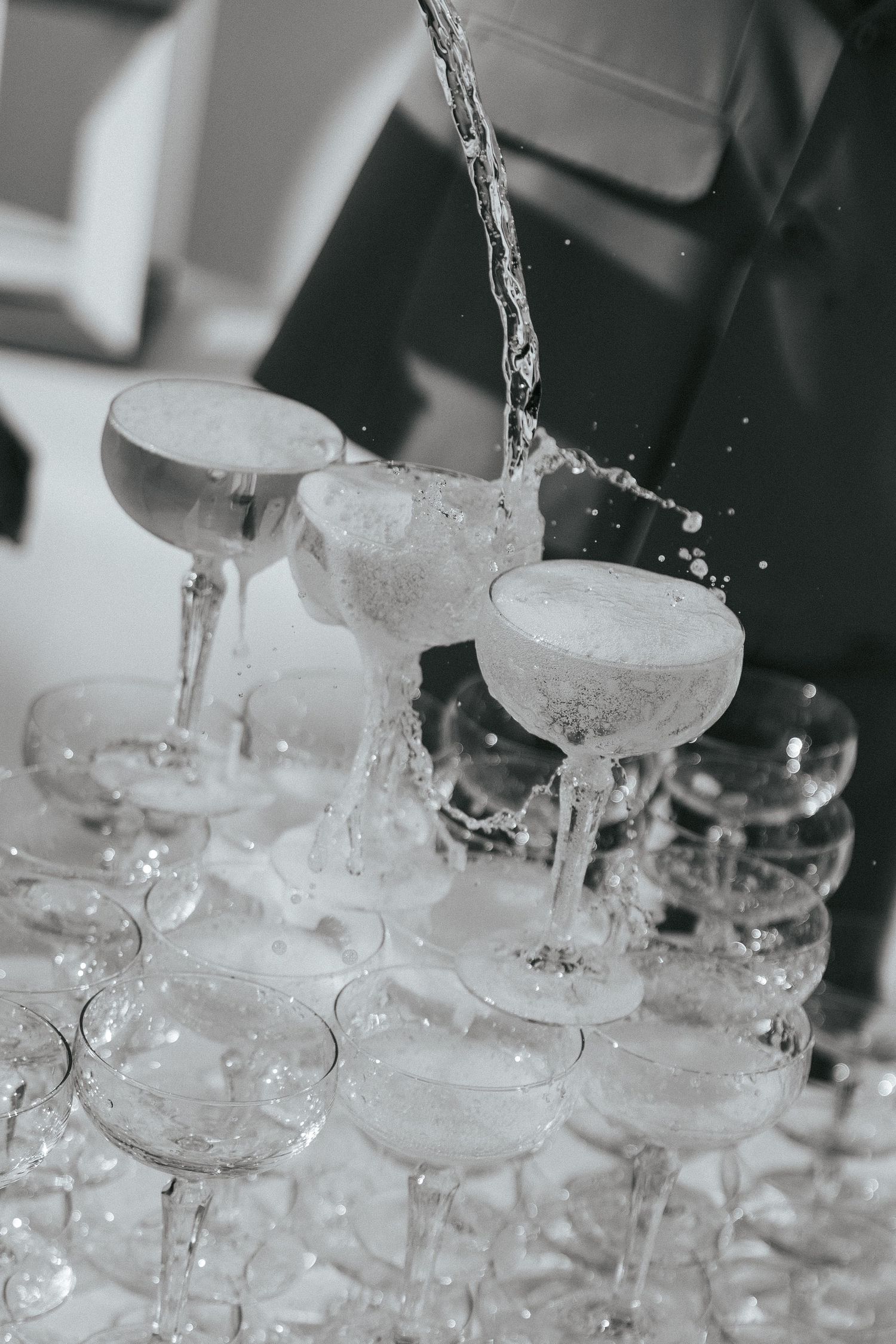 Black and white photo. Wedding at Casa Arte in Lagos, Algarve, Portugal. By Filipa Marques, your Portugal and Destination Photographer.