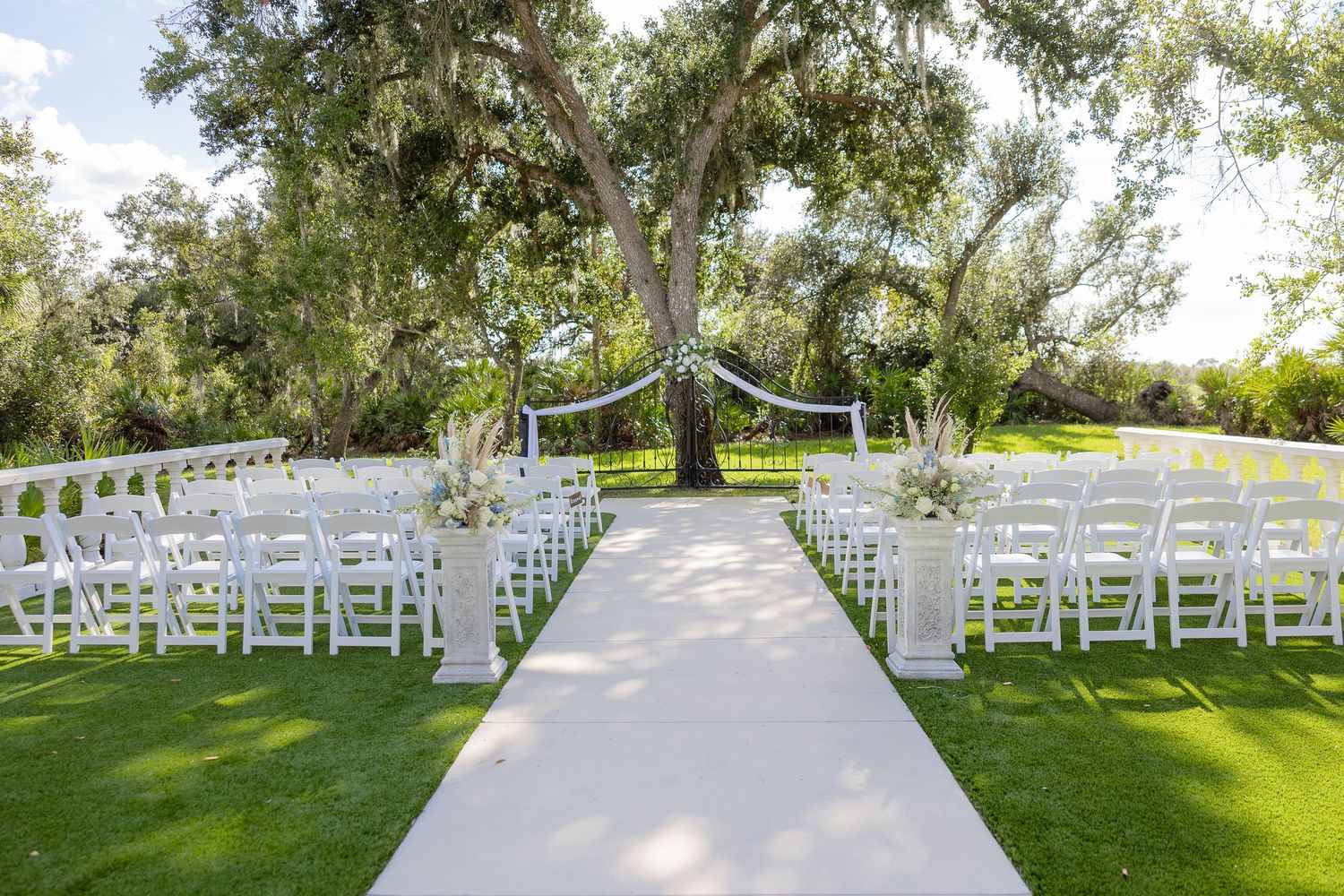 Hudson Manor wedding photographed by Sarasota wedding photographer
