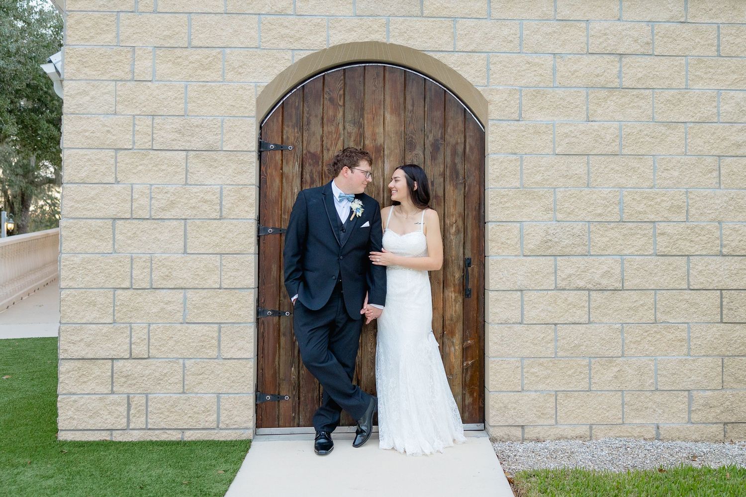 Hudson Manor wedding photographed by Sarasota wedding photographer