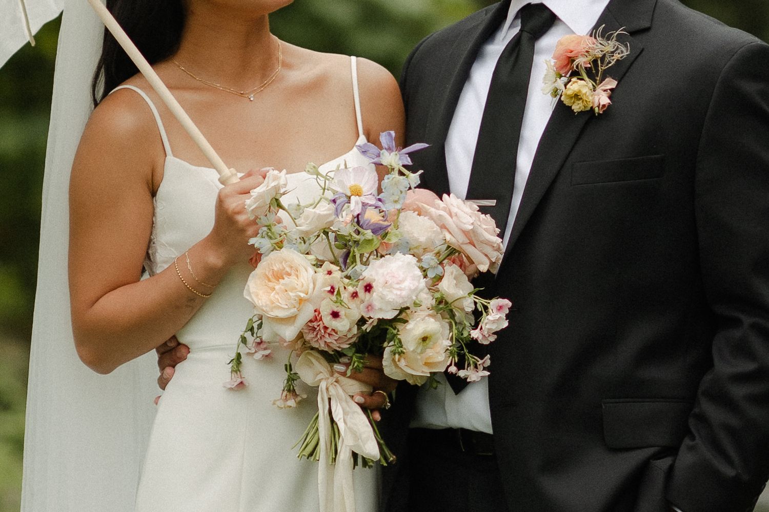 Seattle couples photos Seattle wedding photographer casual natural modern timless