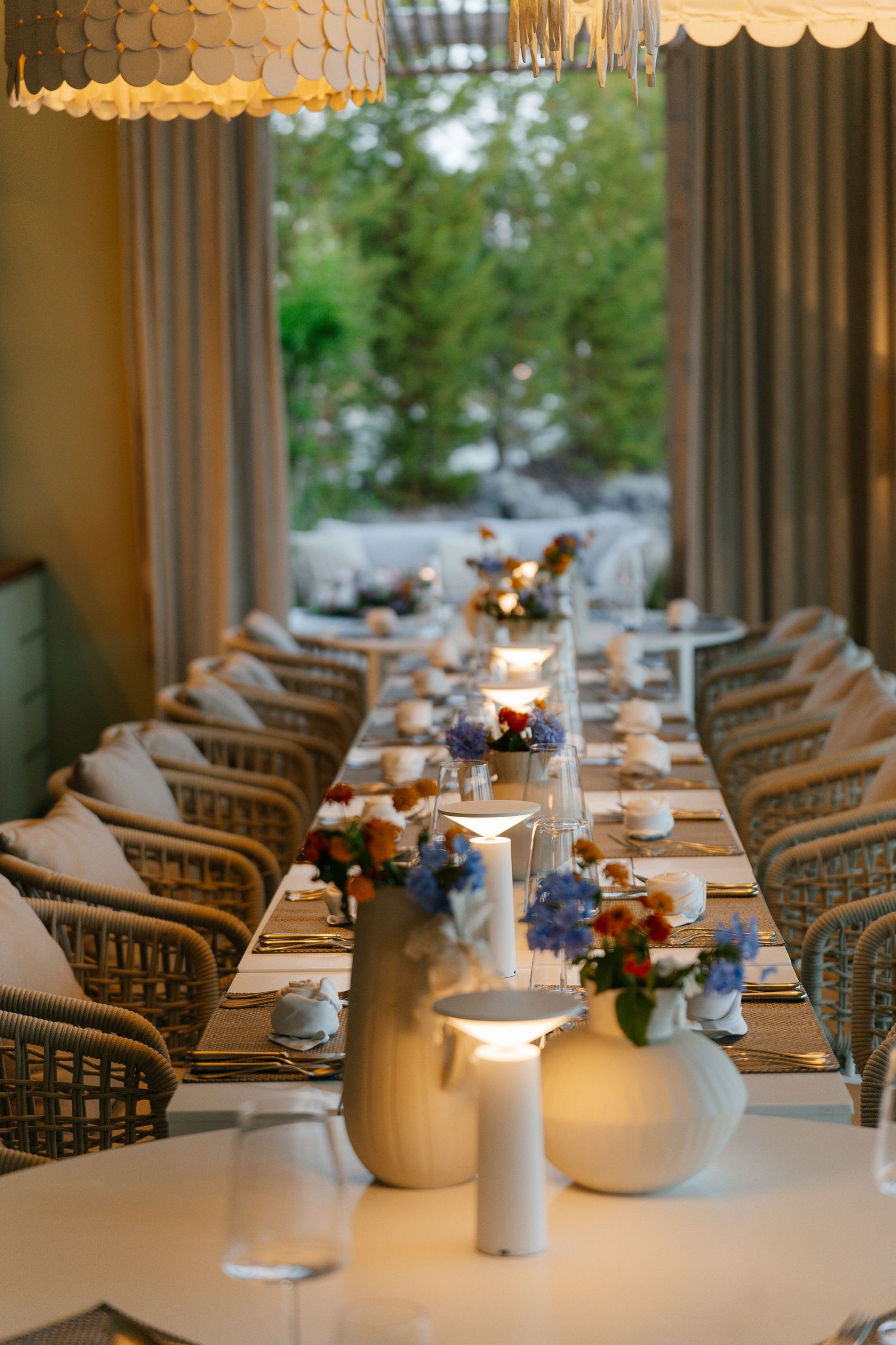 White Shell resort wedding table in Porches