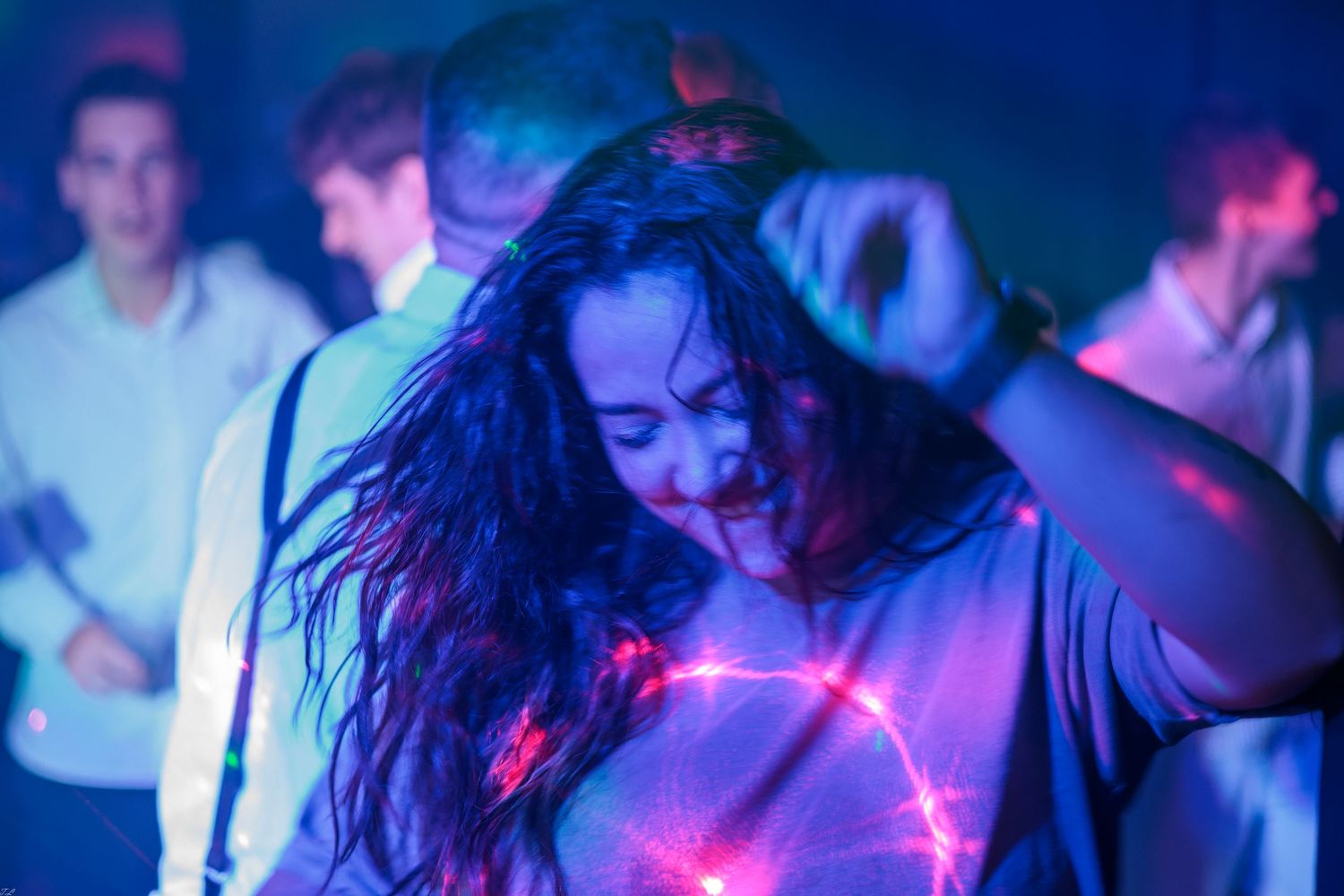 Une femme danse