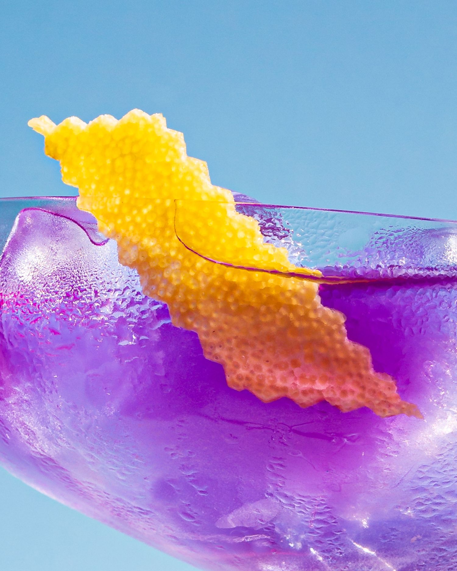 Cocktail macro photography - creative lemon zest garnish - commercial drink photography - Nancy Anne - London