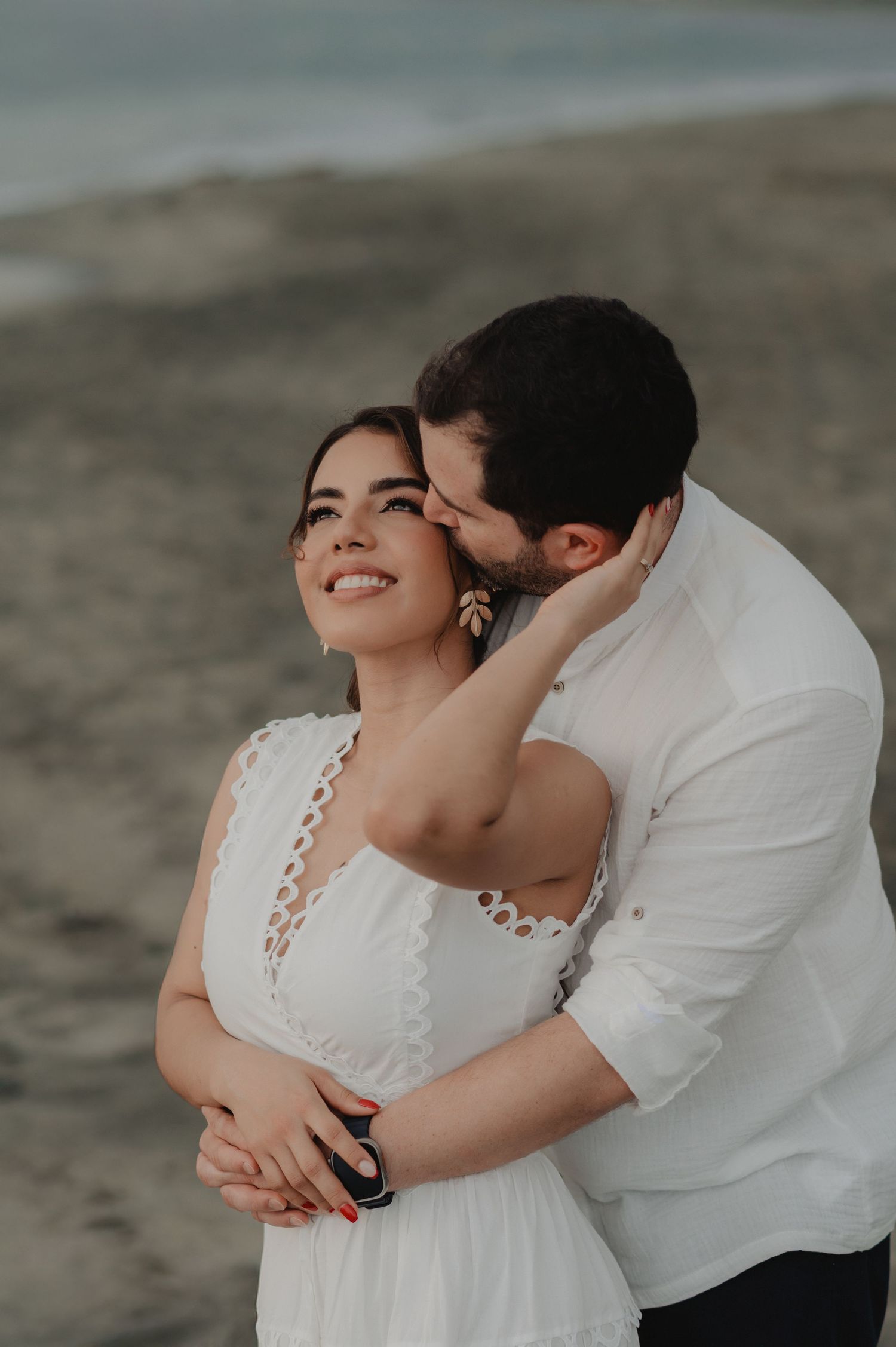 sesion de pareja abrazo intimo en santa marta