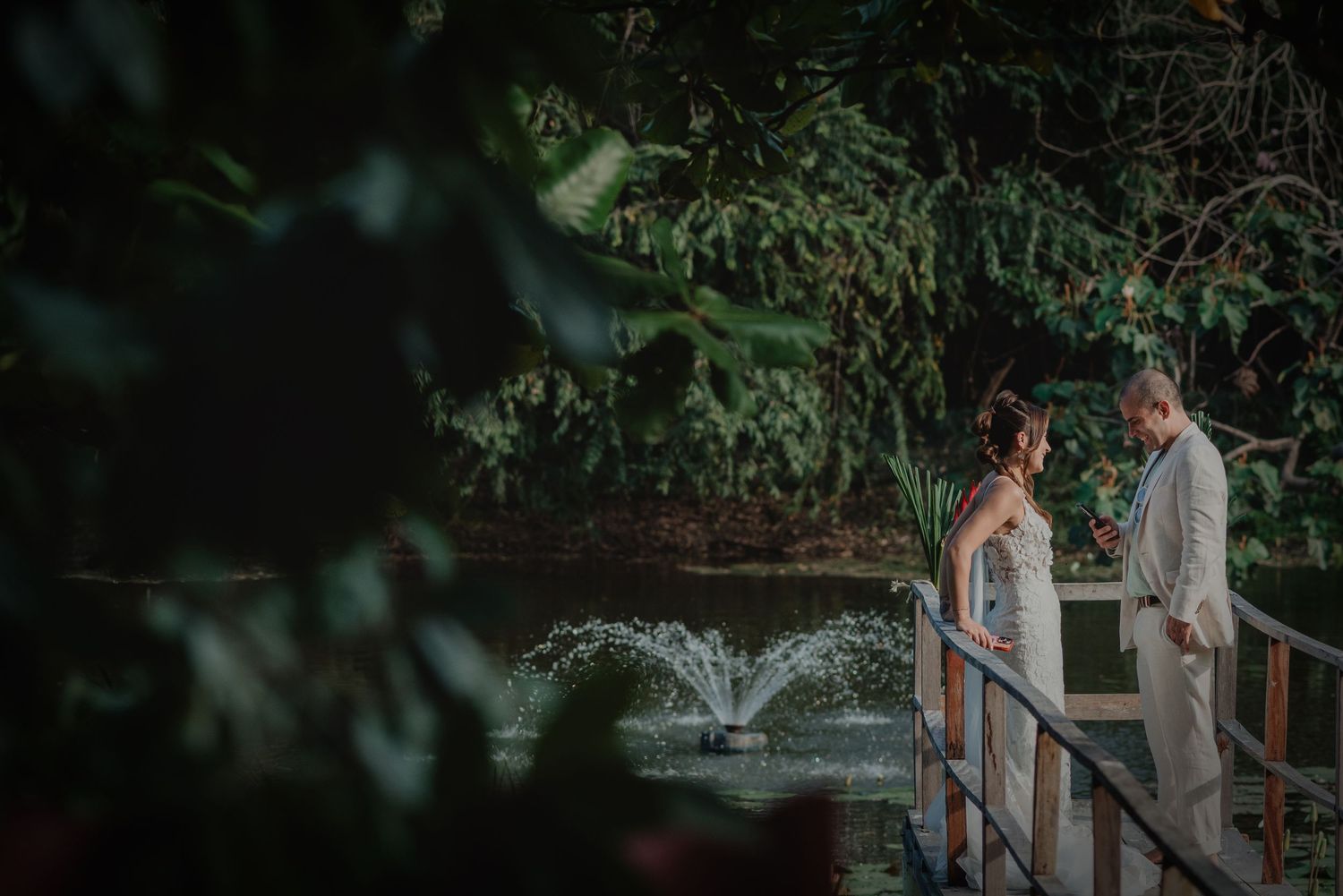 intercambio de votos en ceremonia de boda al aire libre en Santa Marta