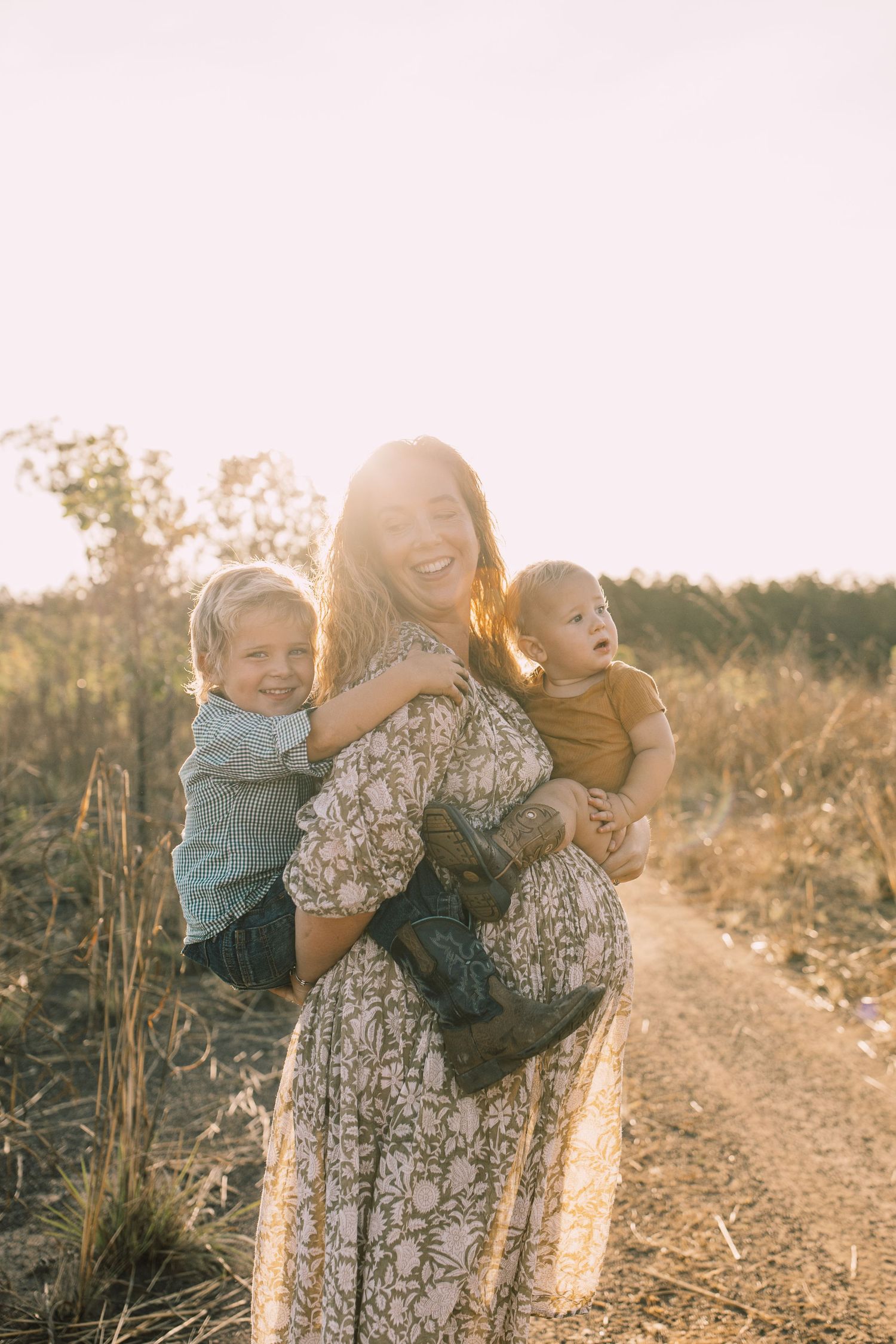 Darwin pregnant mother and sons