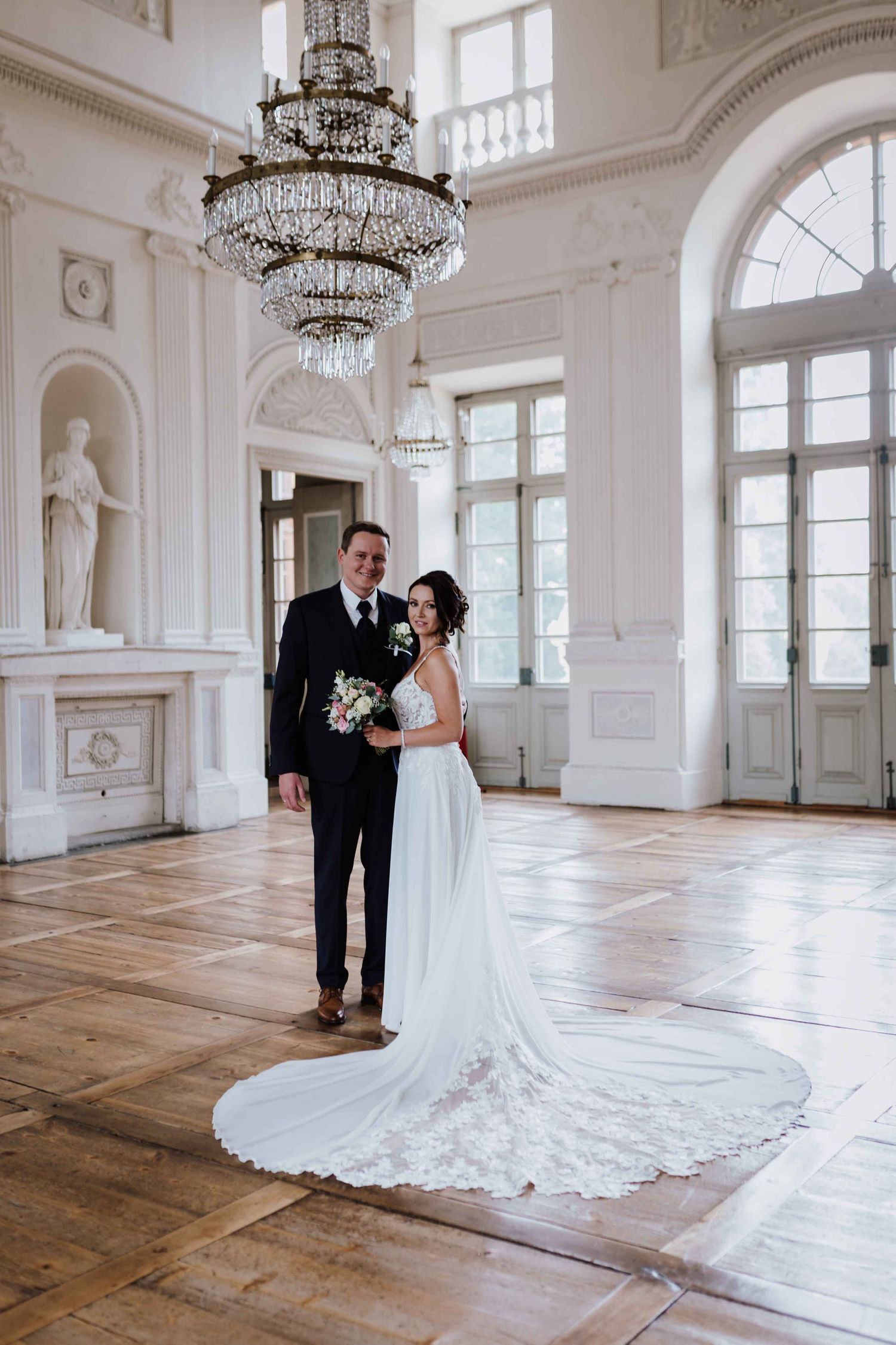 emotionale und romantische Hochzeit Schloss Ludwigsburg, Favotite Schloss, Blühendes Barock