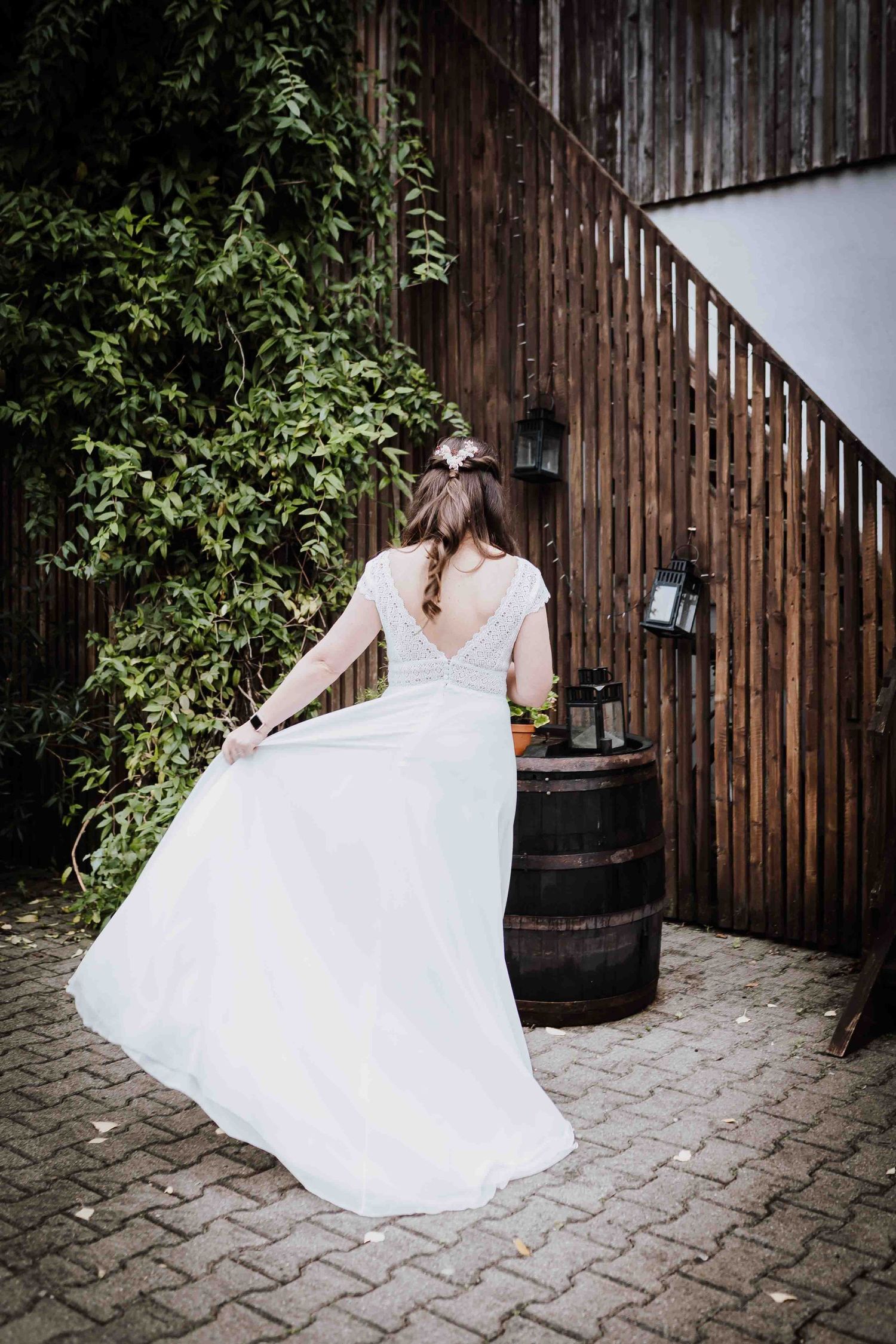 Braut alleine fotografiert, emotional und romantisch,   Hochzeit in der Remise Stuttgart