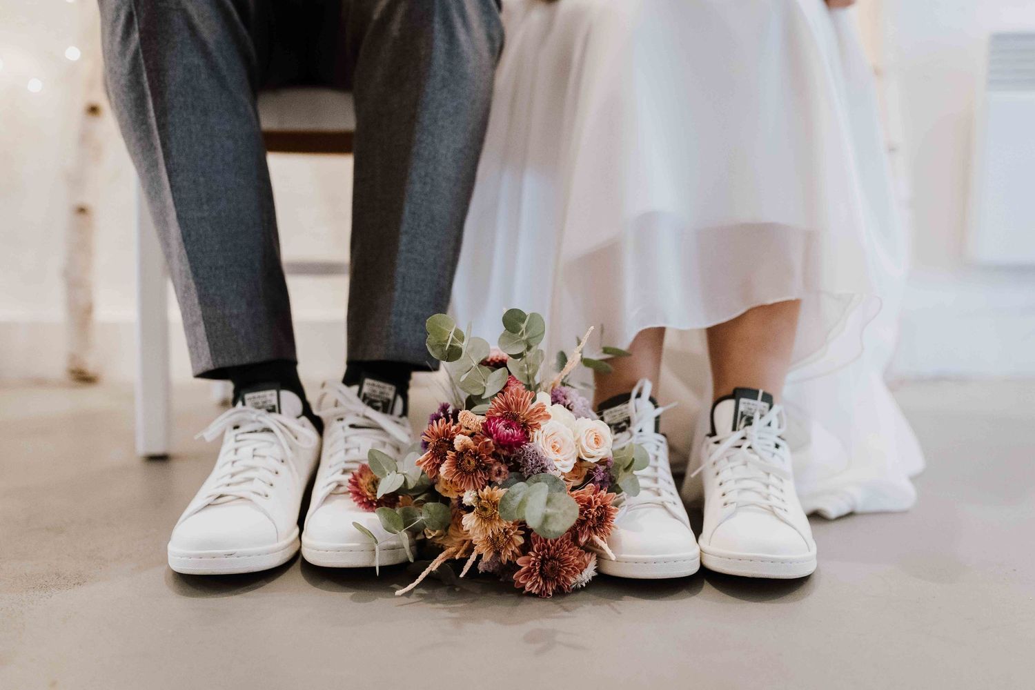 emotionale und romantische Hochzeit in der Remise Stuttgart, Füsse Brautpaar