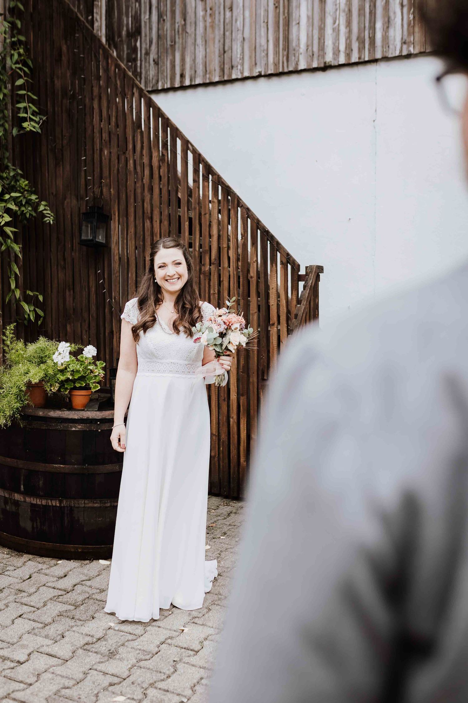 Braut alleine fotografiert, emotional und romantisch,   Hochzeit in der Remise Stuttgart