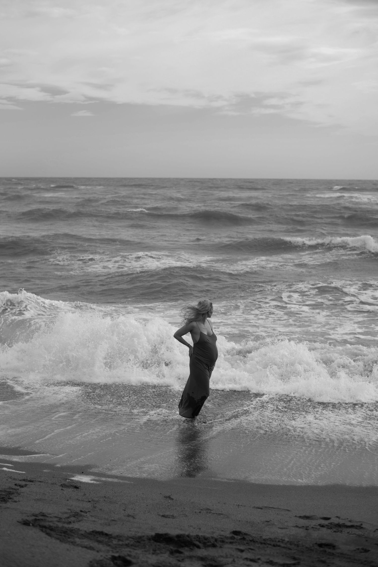 seance photo grossesse a la mer Perpignan lumiere naturelle
