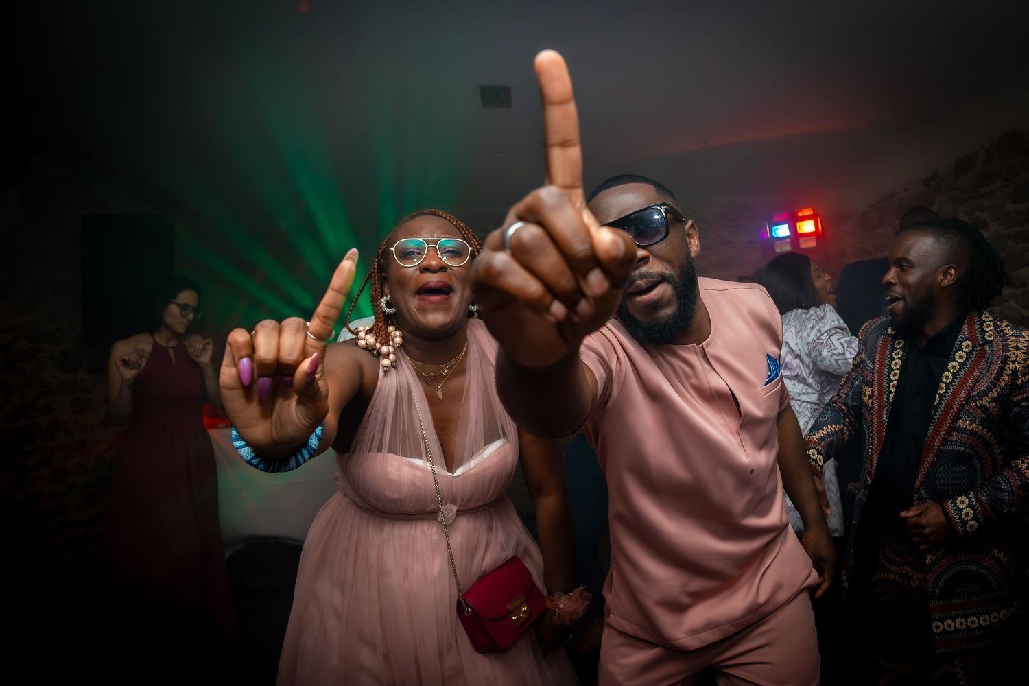 couple sur la piste de dance tenues africaines
