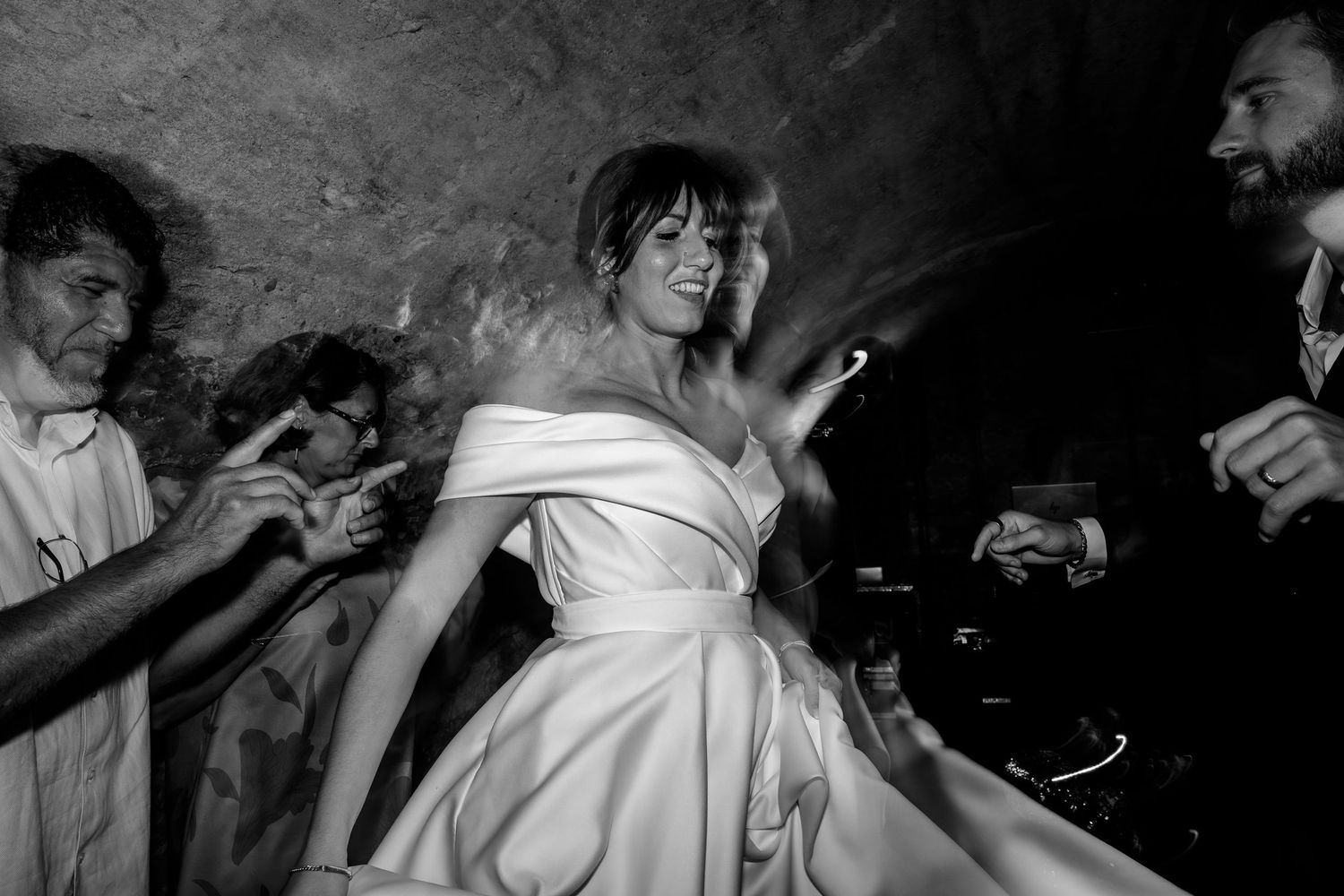 mariée sur la piste de danse
