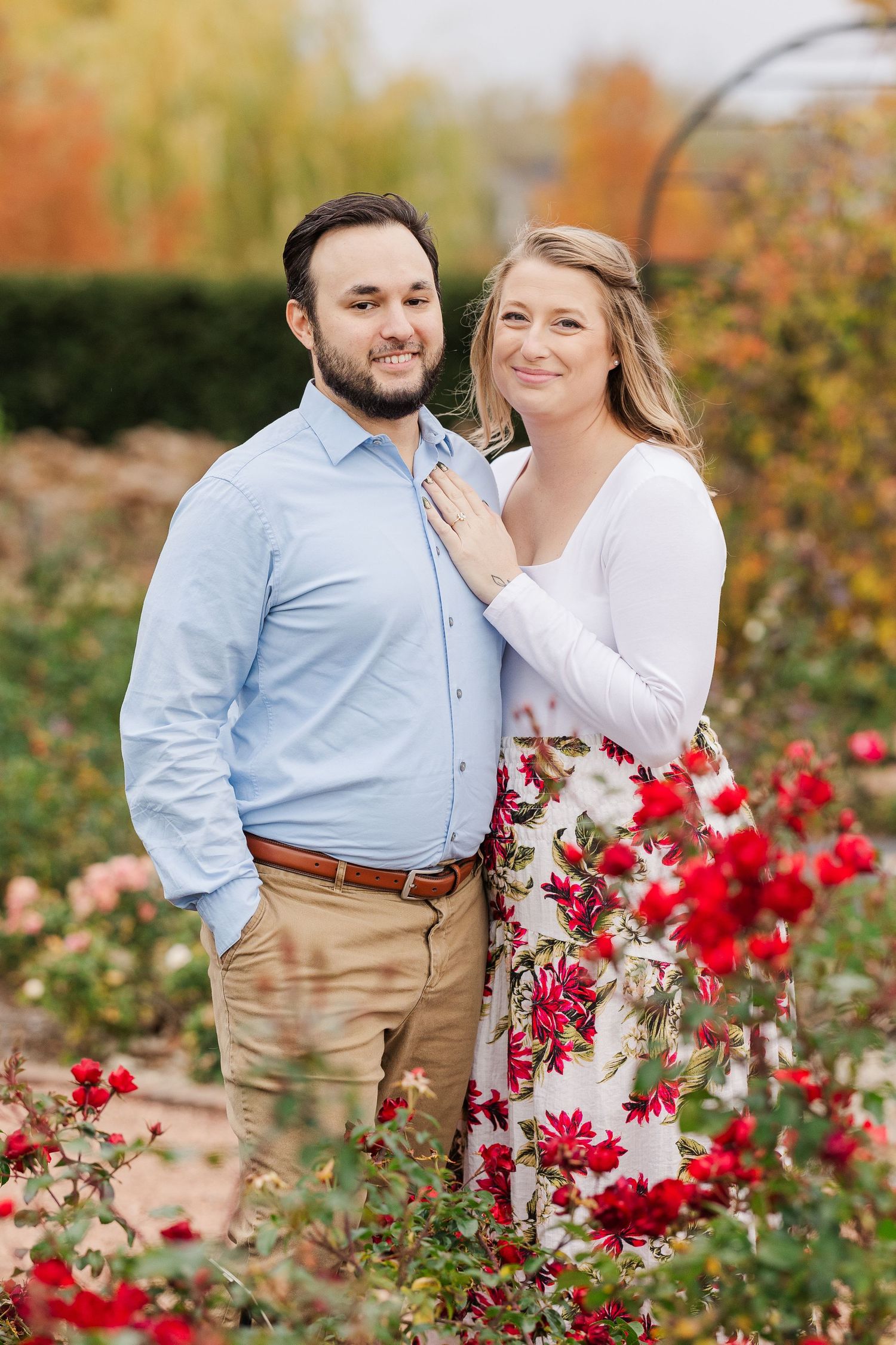 Couple in the rose garden at Cantigny Park in wheaton IL