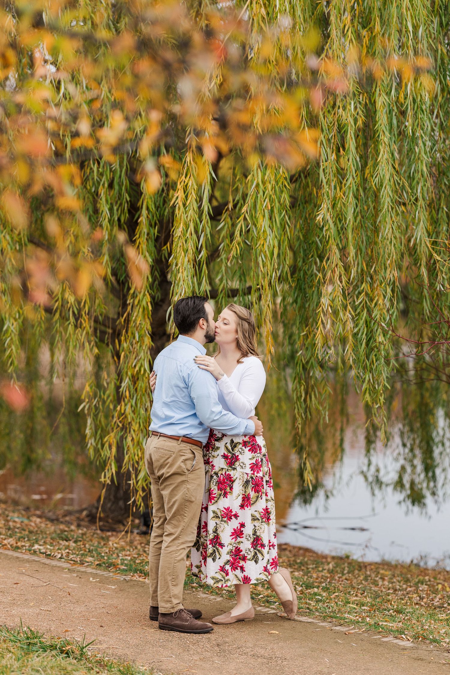 Couple under a willow tree at Cantigny Park in Wheaton IL