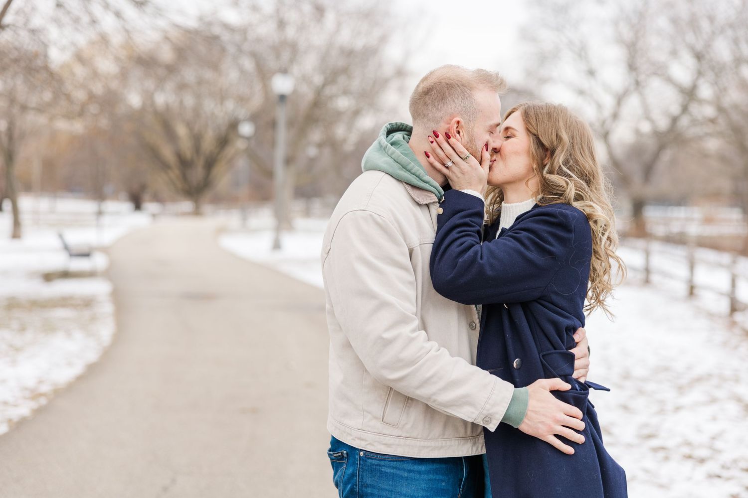 Couple kissing in Winnemac Park, Chicago
