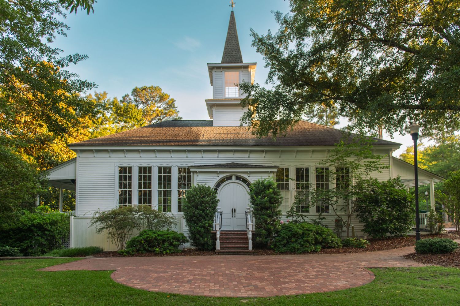 Leonard L. Price Gardens in Lexington SC, a beautiful outdoor family photo location with greenery, flowers, and natural light.