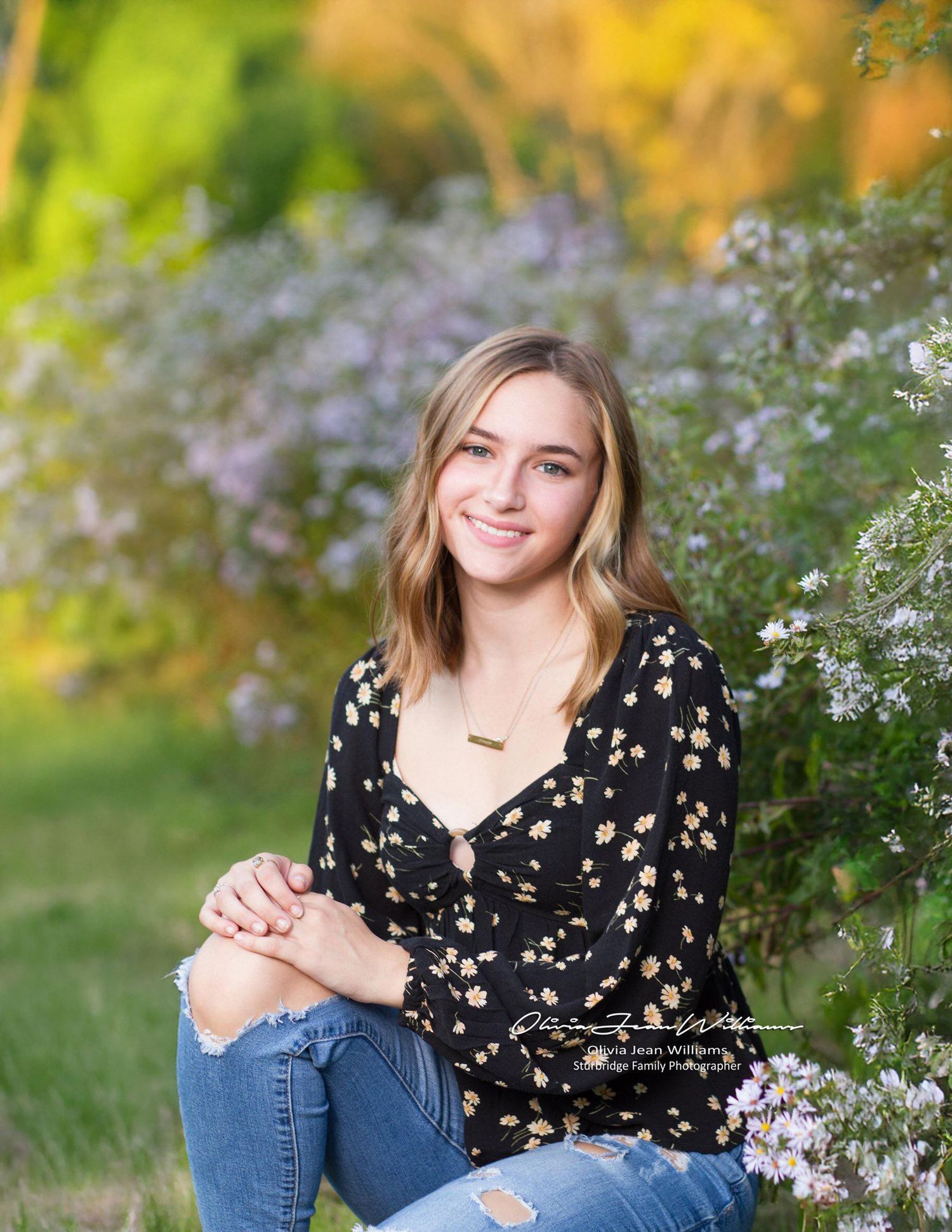 Portrait Sessions with Olivia Jean Williams. She is located in Citrus and Hernando County Florida.