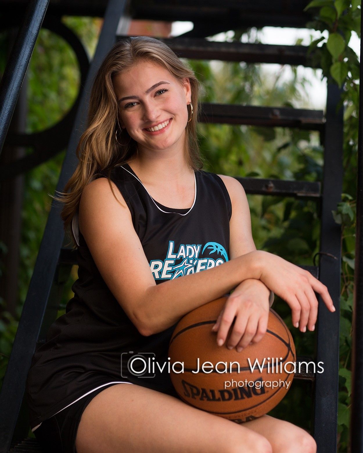 Senior Portrait Sessions with Olivia Jean Williams. She is located in Citrus and Hernando County Florida.