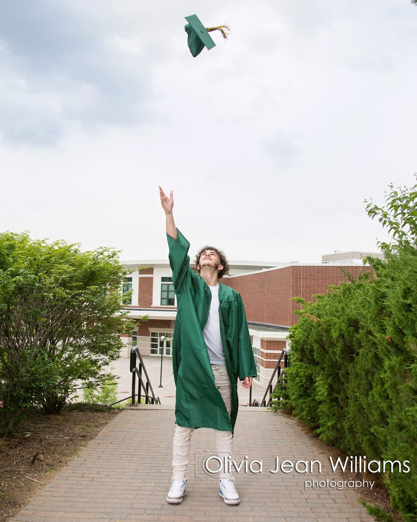 Portrait Sessions with Olivia Jean Williams. She is located in Citrus and Hernando County Florida.