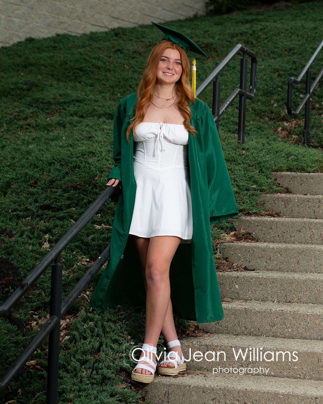 Portrait Sessions with Olivia Jean Williams. She is located in Citrus and Hernando County Florida.