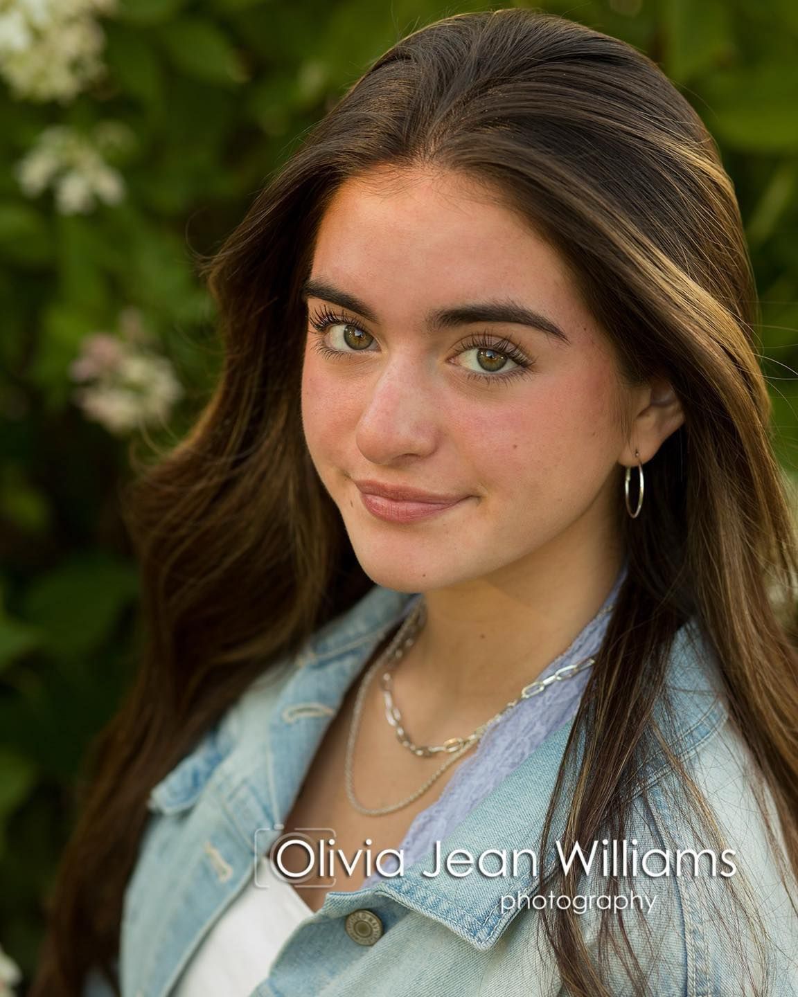 Portrait Sessions with Olivia Jean Williams. She is located in Citrus and Hernando County Florida.