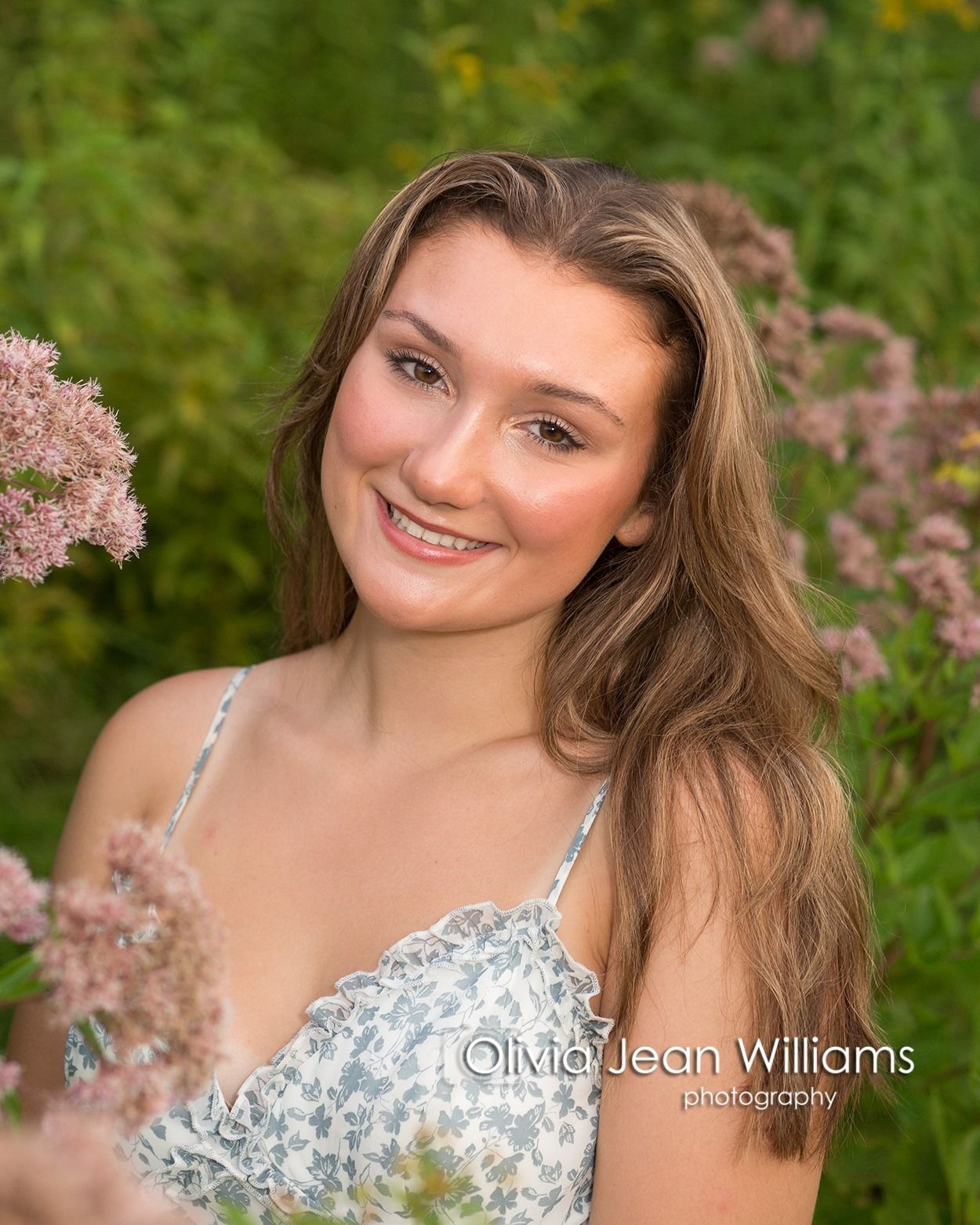 Portrait Sessions with Olivia Jean Williams. She is located in Citrus and Hernando County Florida.
