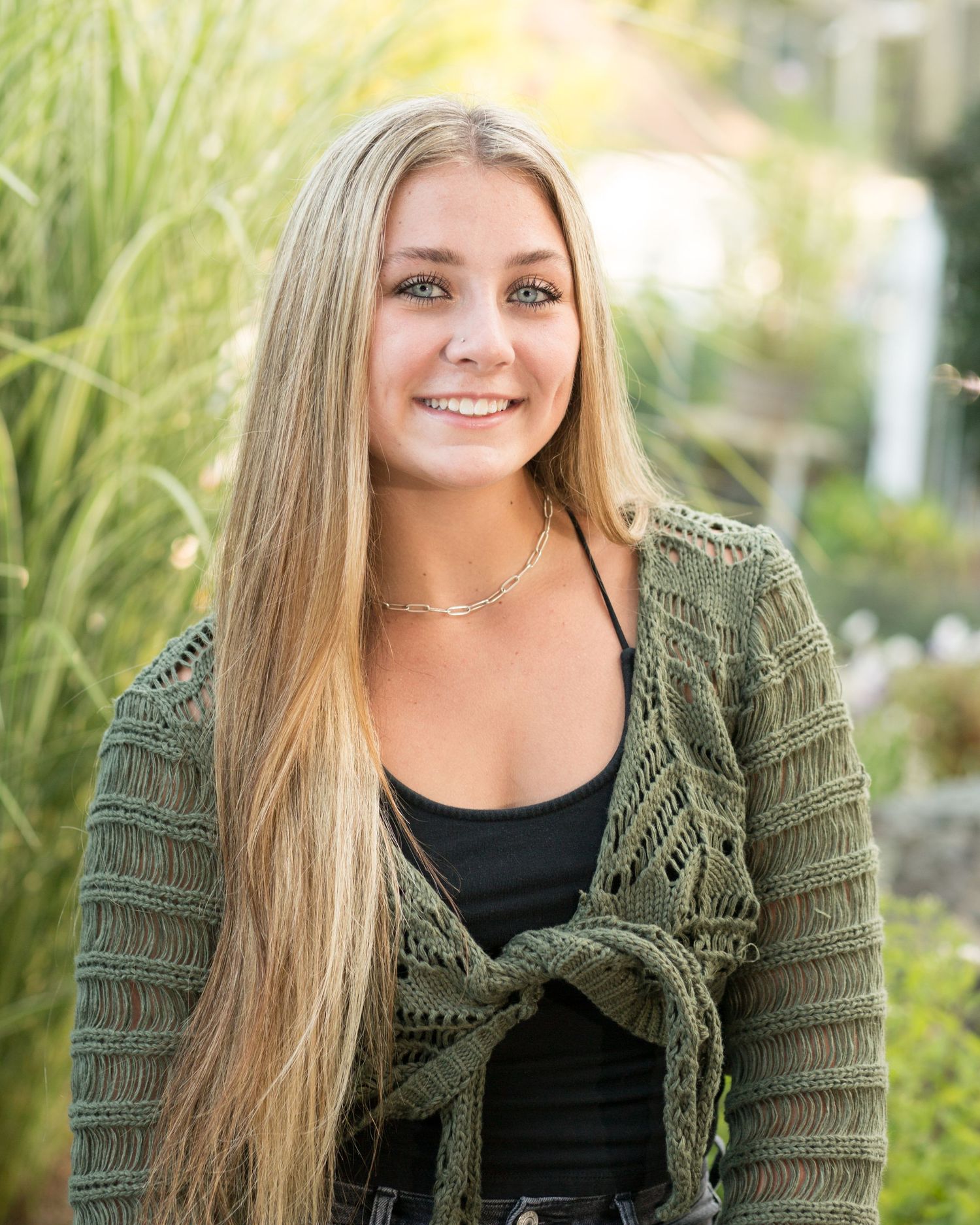 Portrait Sessions with Olivia Jean Williams. She is located in Citrus and Hernando County Florida.