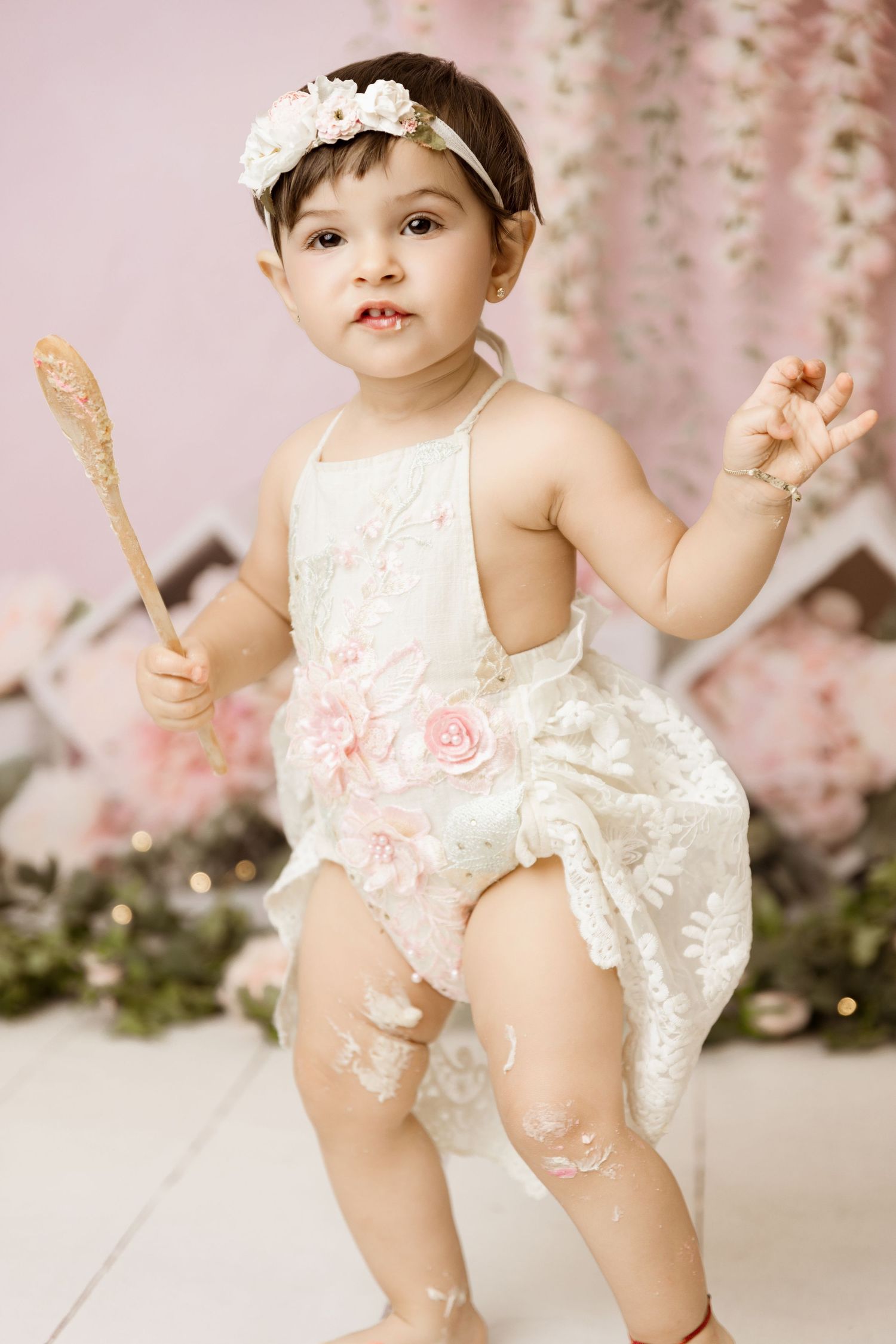 cake smash photographer Maimi, Boynton Beach cake smash photography, baby portraits near me North Miami Beach, Milestone seesions miami