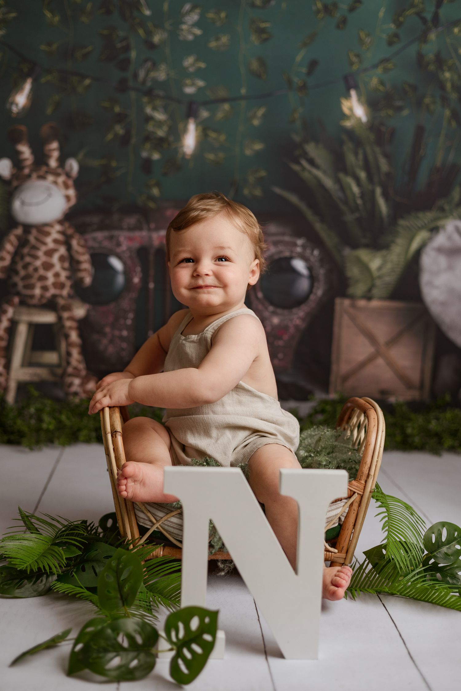 cake smash photos near me Boca Raton, Aventura cake smash photographer, cake smash portrait stufio Miami
