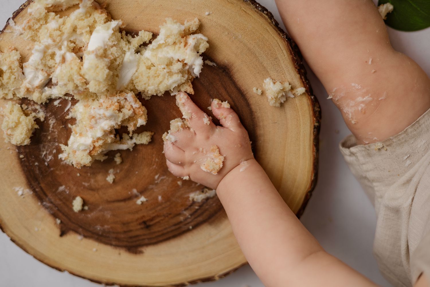 cake smash photographer Maimi, Boynton Beach cake smash photography, baby portraits near me North Miami Beach, Milestone seesions miami
