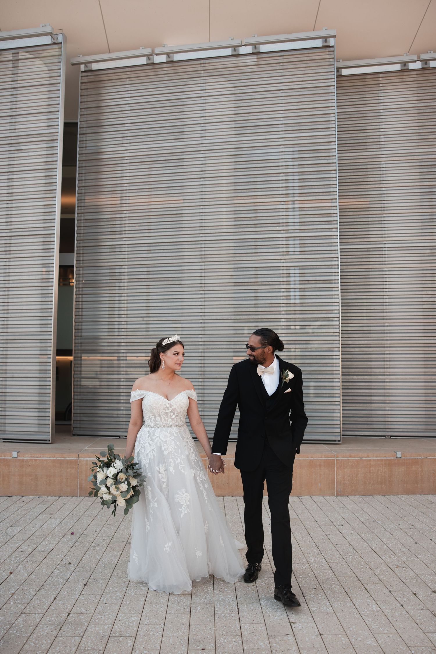 jelau photography destination luxury wedding photographer here comes the guide monterey marriott california