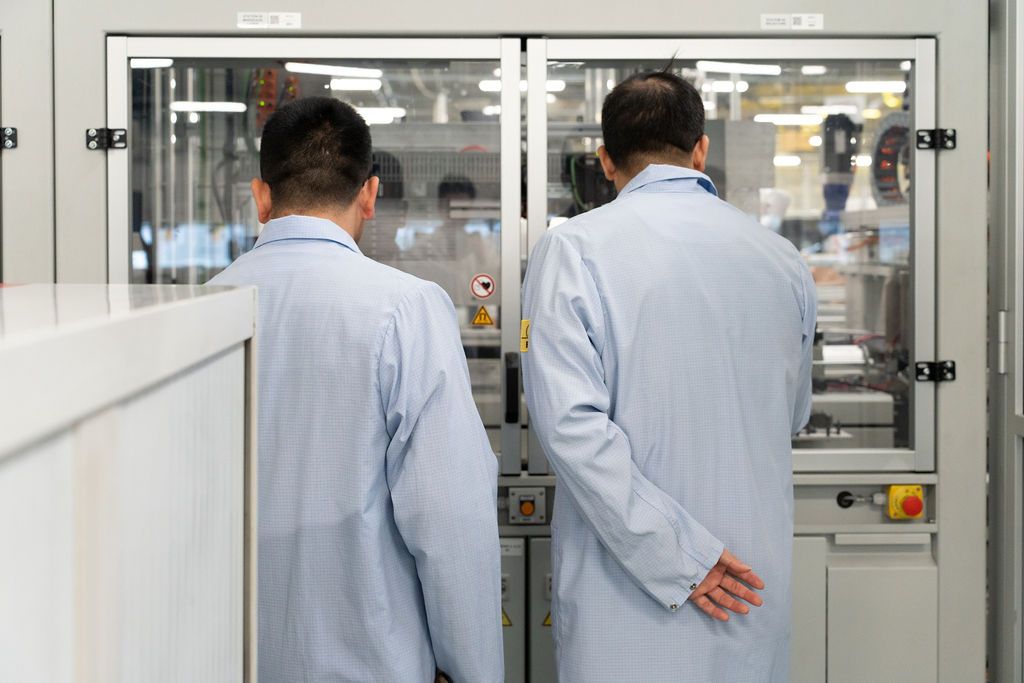 Portrait dirigeant Production — incarne engagement et expertise industrielle locale, Centre‑Val  de  Loire
