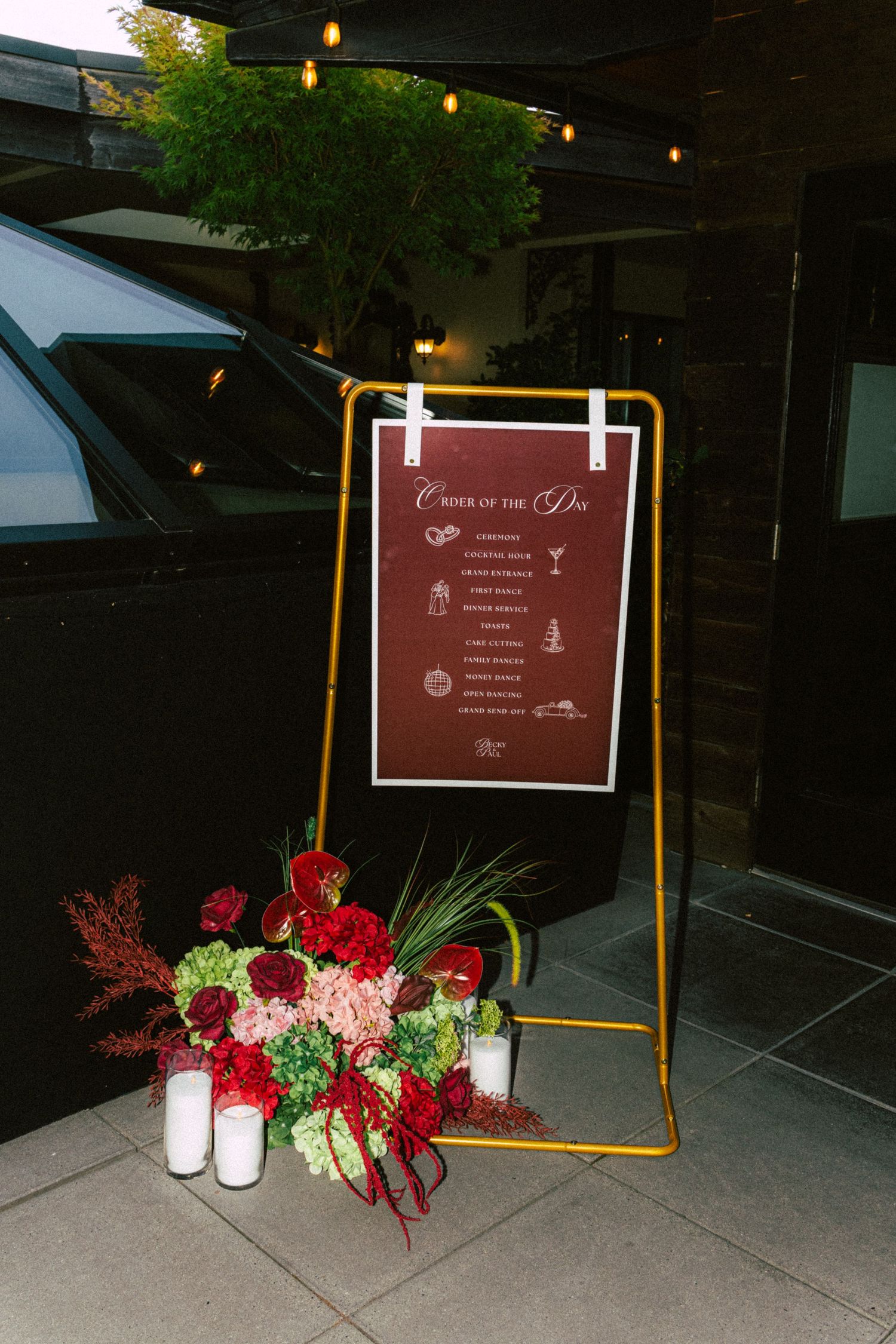 welcome sign to wedding