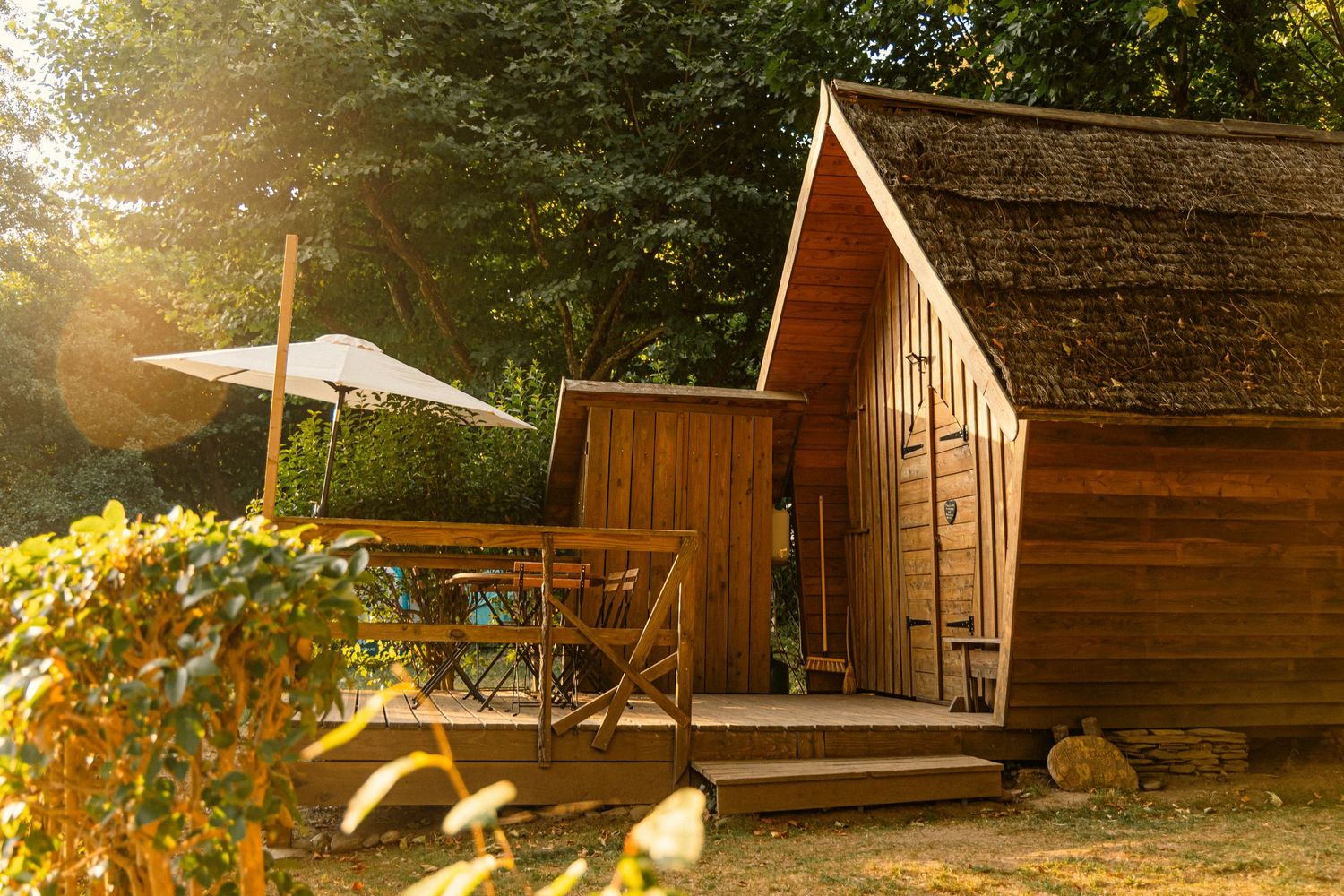 Commercial cinematic  photography of a camping by Pozik Studio, Catalunya shot in France