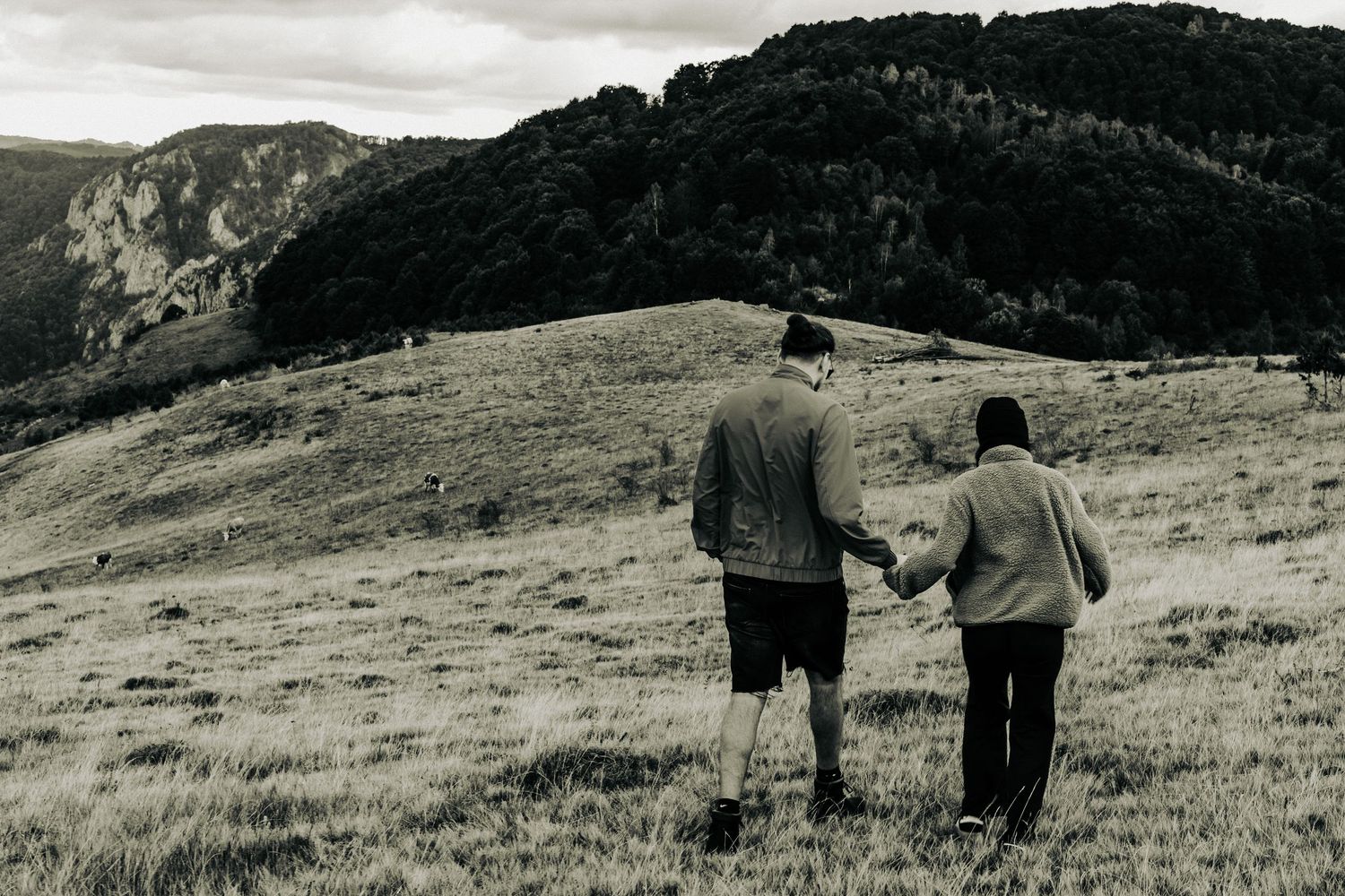 cinematic editorial Couple portrait session, Pozik Studio, Tarragona shot in the Romanian mountains