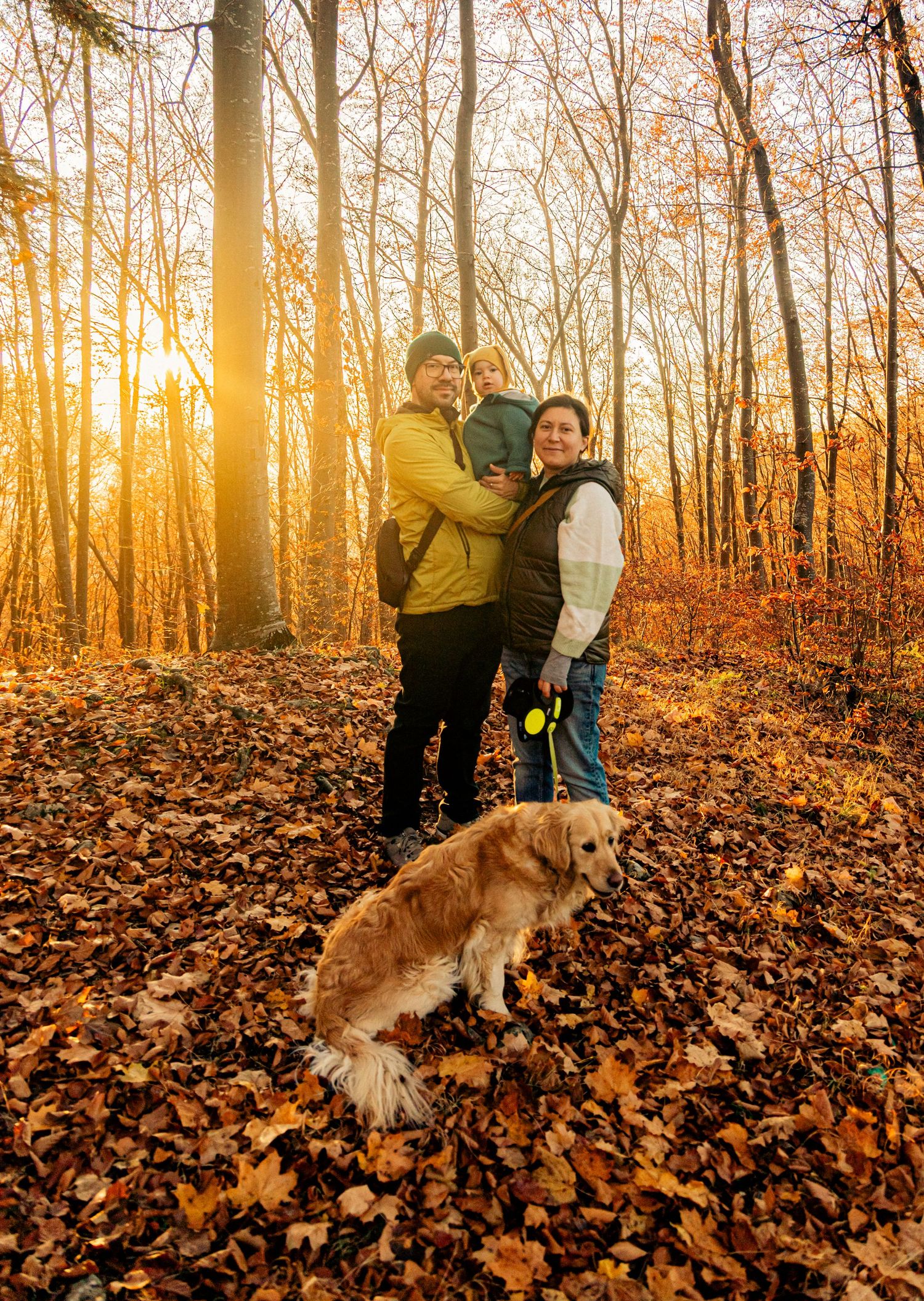 Family Photoshoot with pets by pozik studio shot in Romania