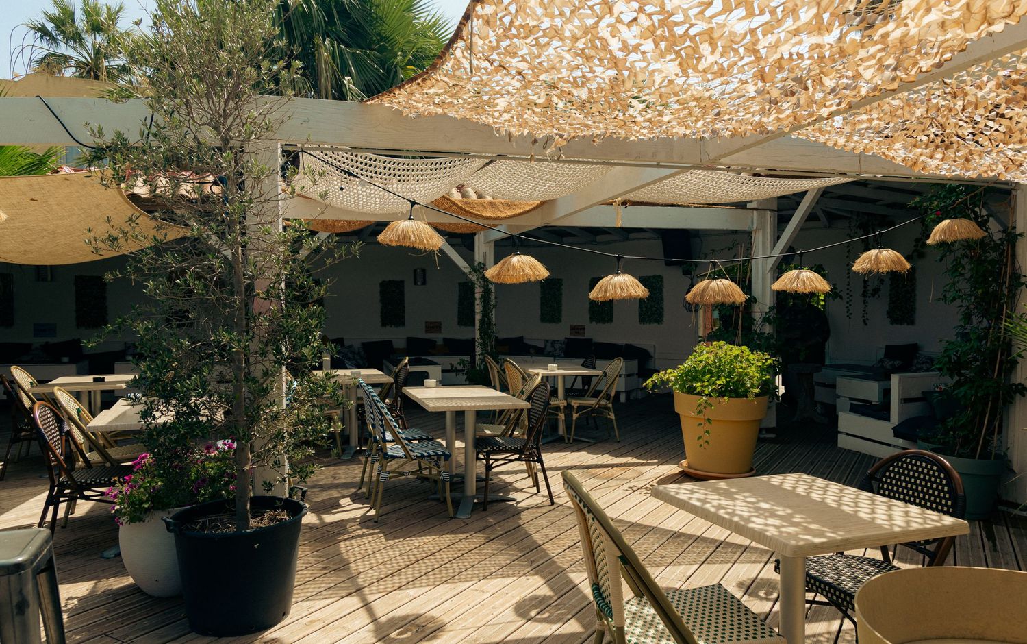 Commercial cinematic  photography of a  bar pool  by Pozik Studio, Catalunya  shot in France
